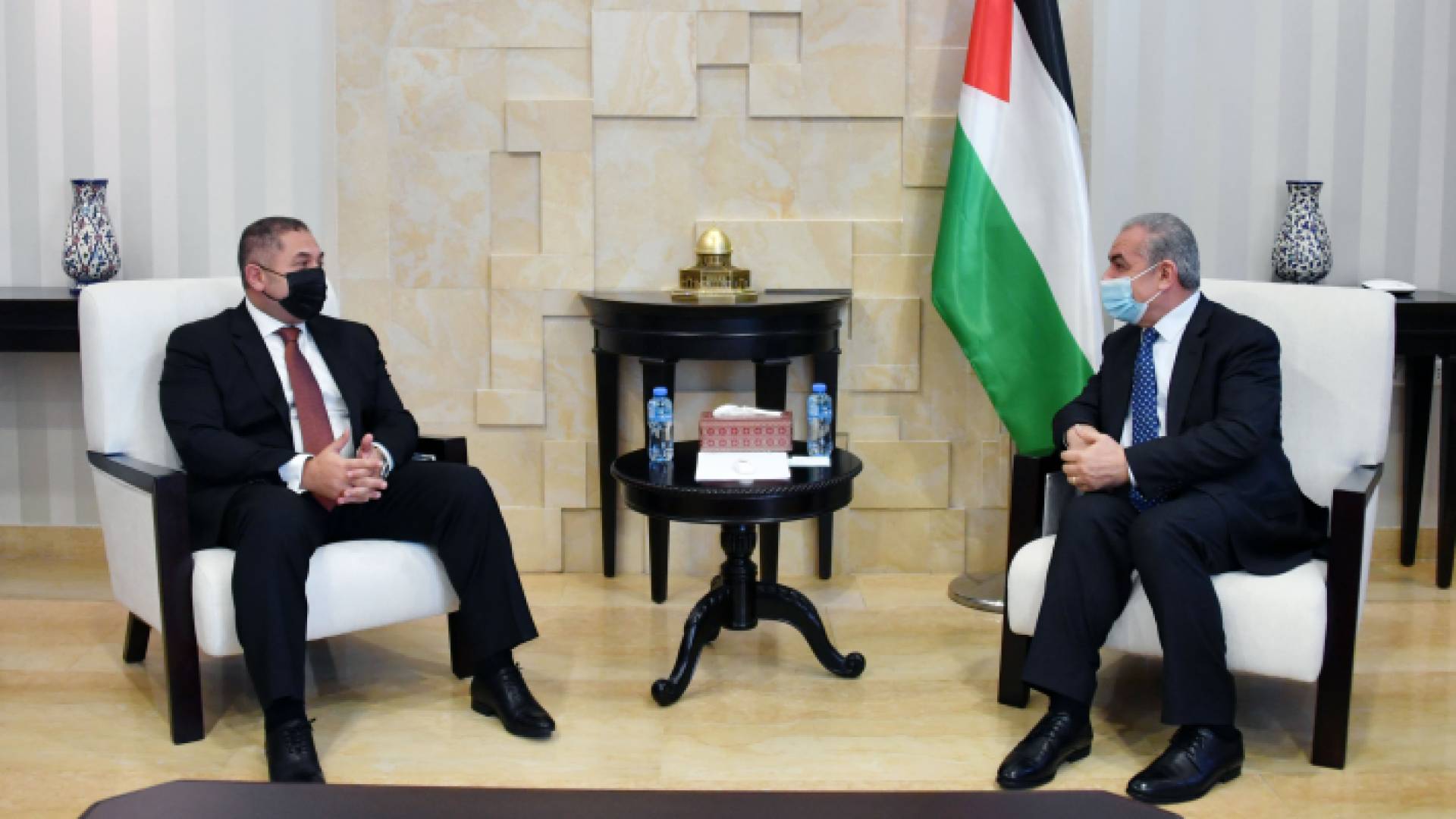 جانب من اللقاء