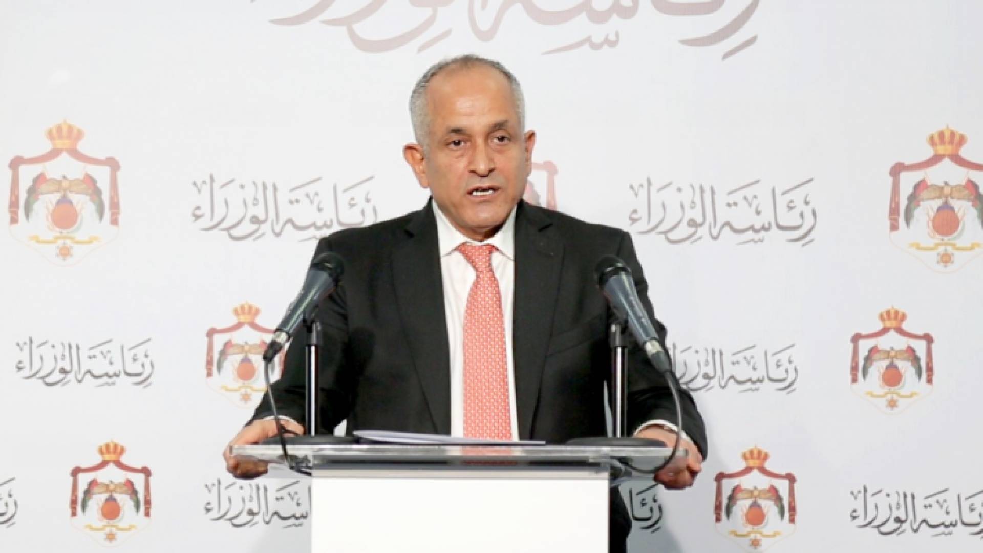 وزير الدولة لشؤون الإعلام علي العايد