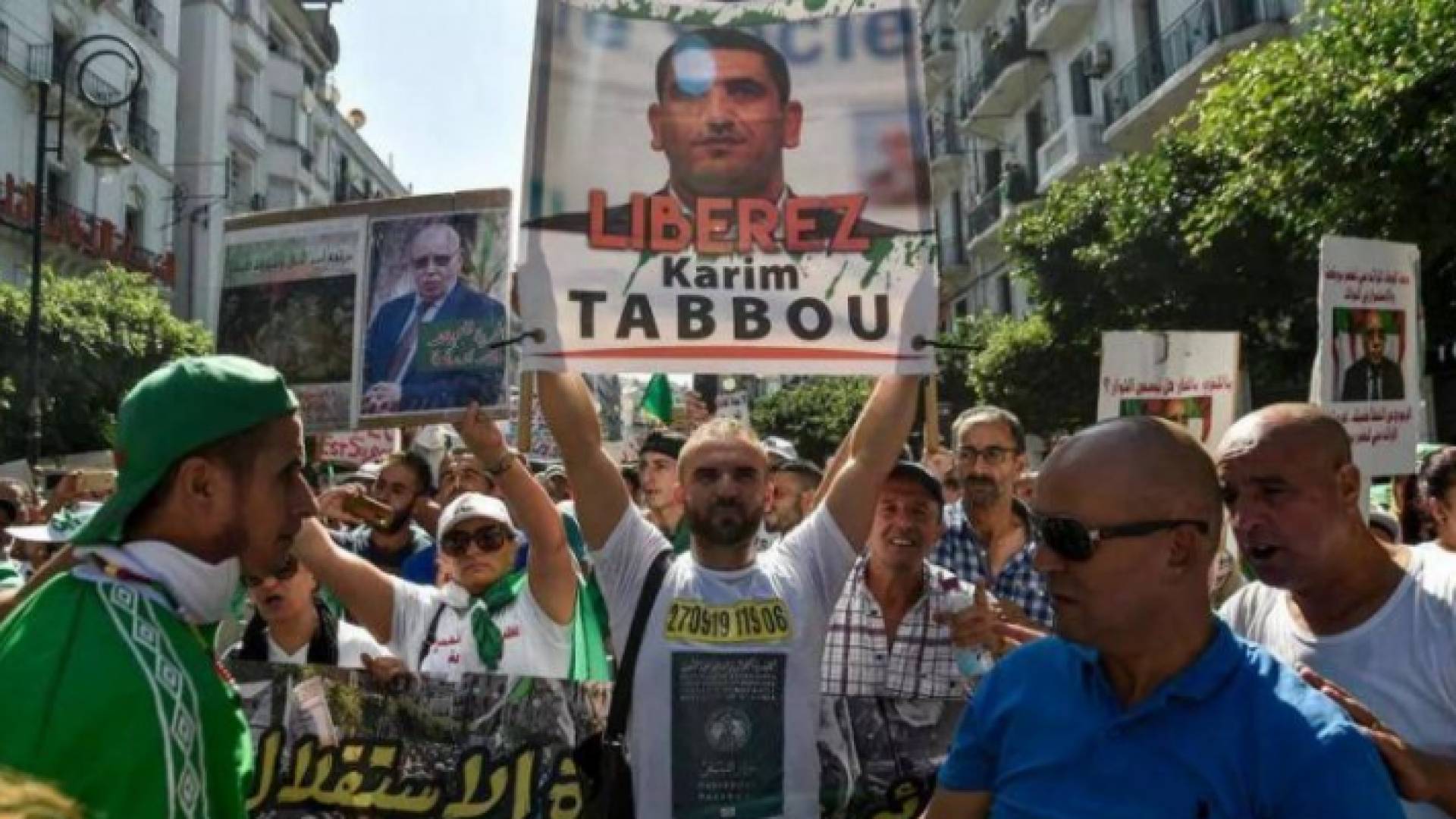 الحكم على الناشط الجزائري كريم طابو بالسجن لمدة سنة مع وقف التنفيذ