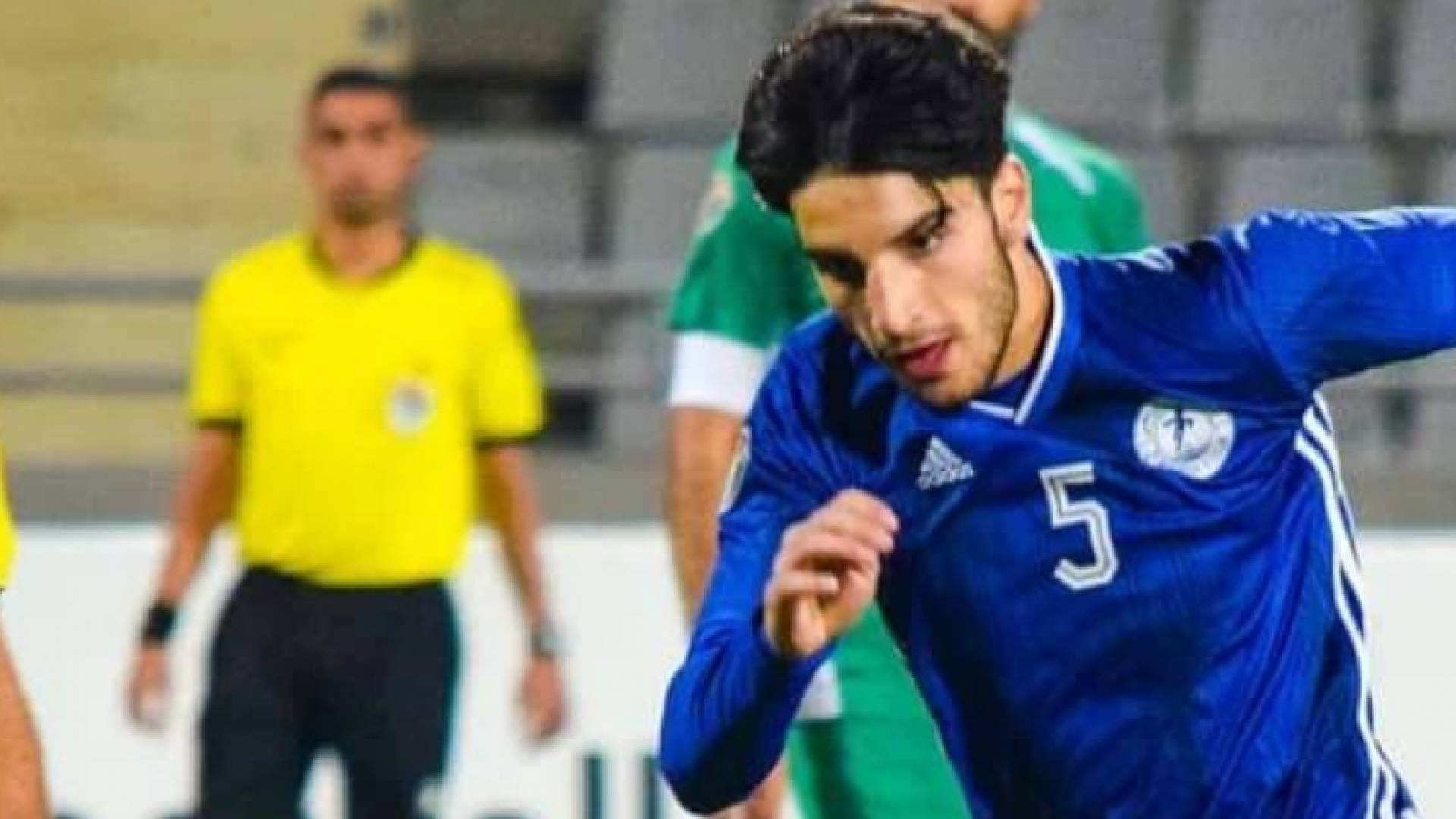نجم الرمثا يتفوق على جوميز لاعب الهلال السعودي