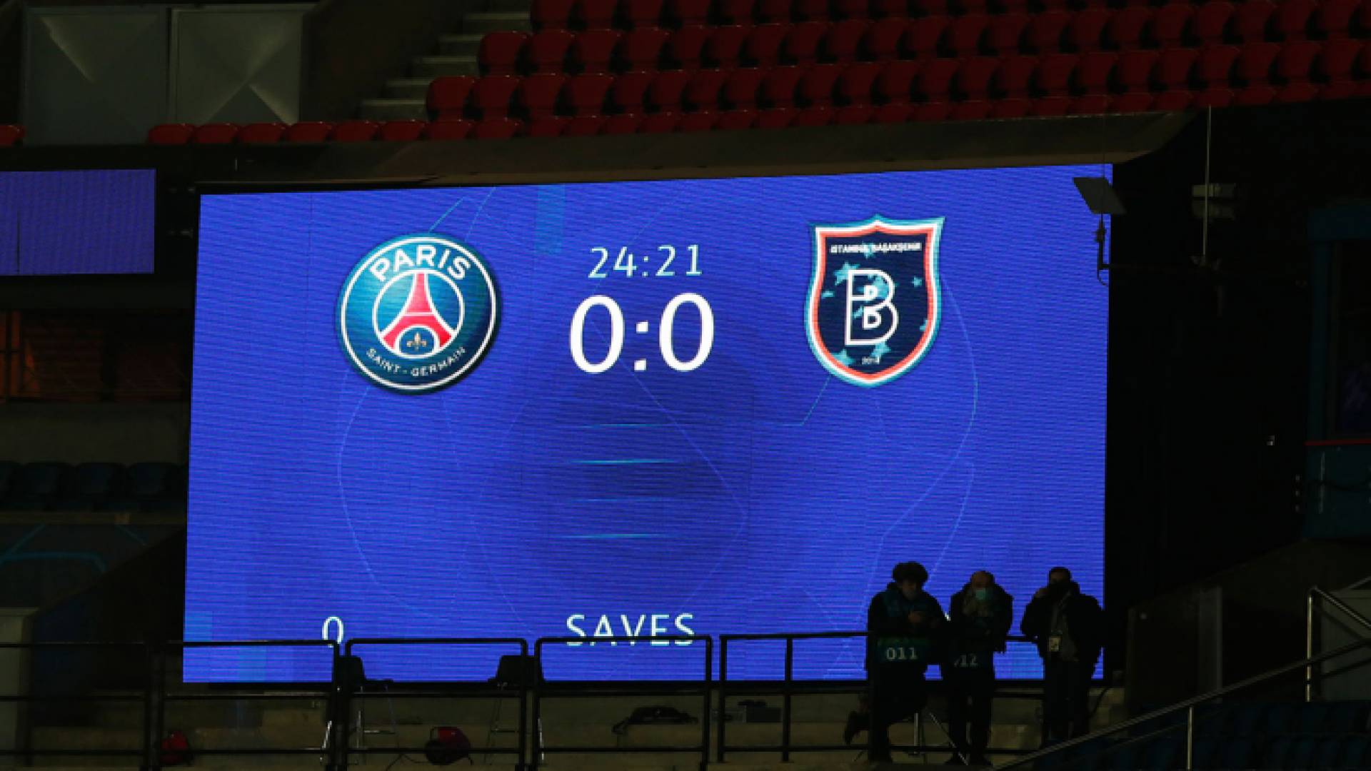 استكمال مباراة سان جيرمان وباشاك شهير في دوري الأبطال مساء الأربعاء بحكام جدد