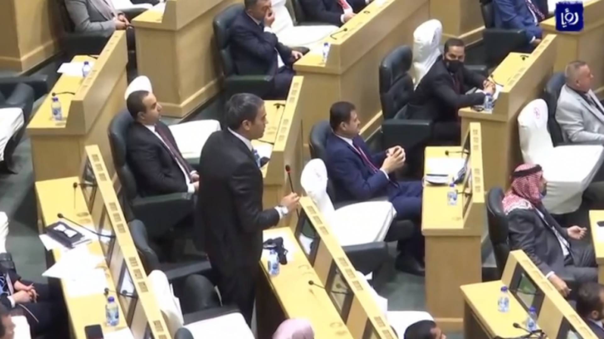 خلال أداء القسم