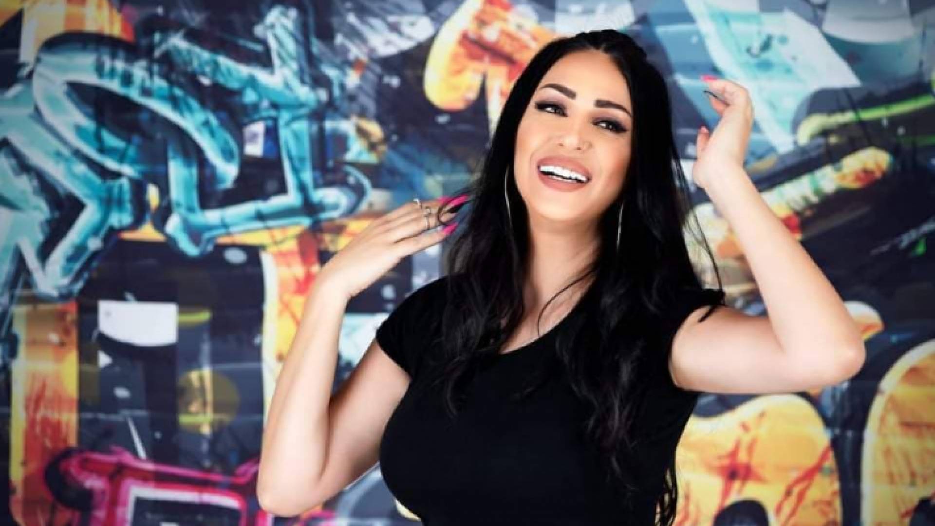 الفنانة الفلسطينية إلهام روحانا