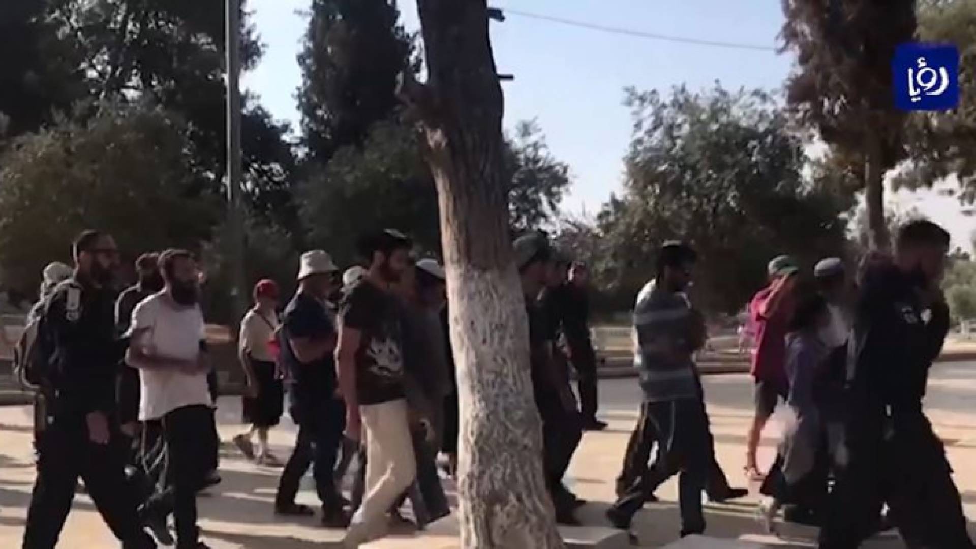 المستوطنون يقتحمون باحات المسجد الأقصى المبارك مجددا