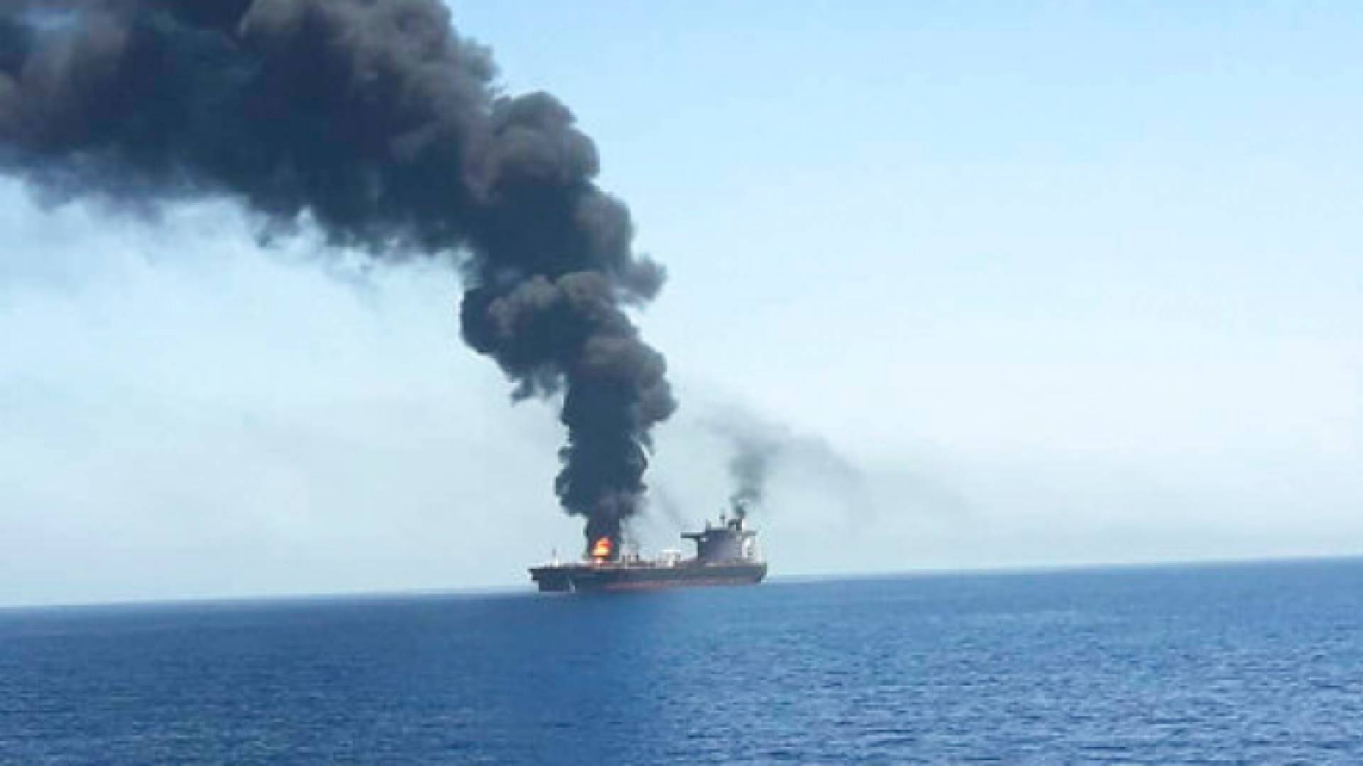 تعرضت ناقلات نفط في منطقة الخليج وفي البحر الاحمر لهجمات غامضة