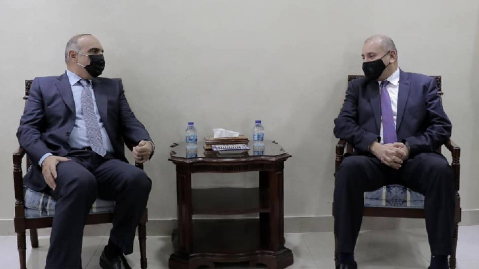 العودات يستقبل الخصاونة في مجلس النواب