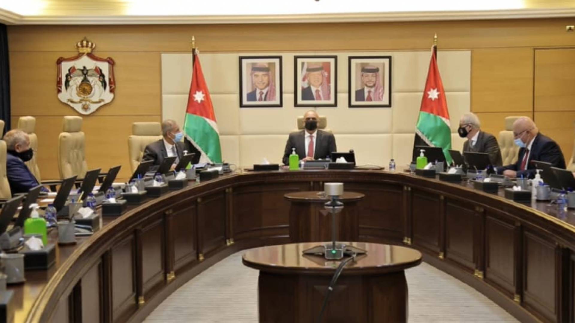 من الاجتماع