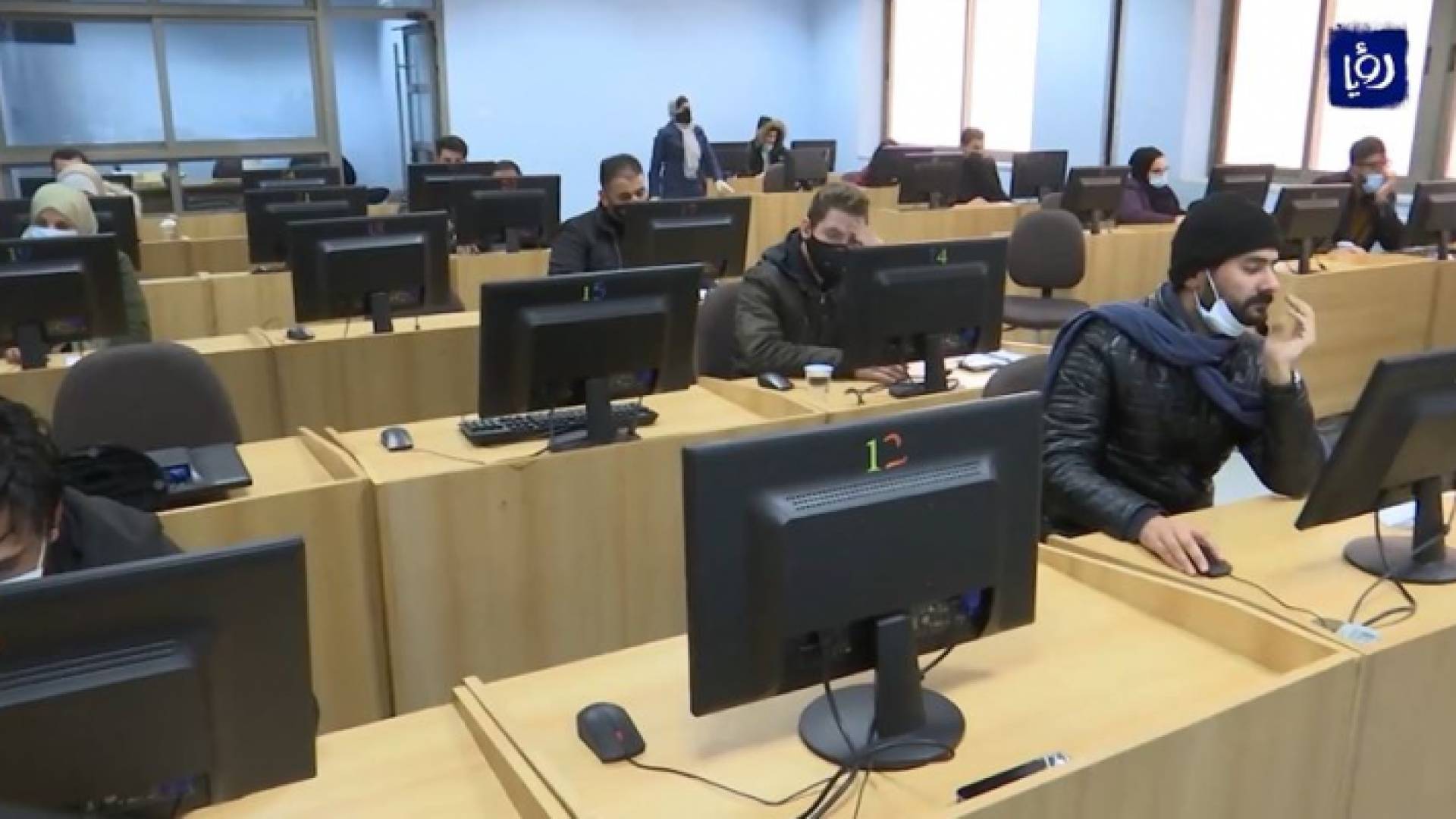 طلبة الكليات يقدمون امتحان "الشامل" وسط إجراءات صحية مشددة