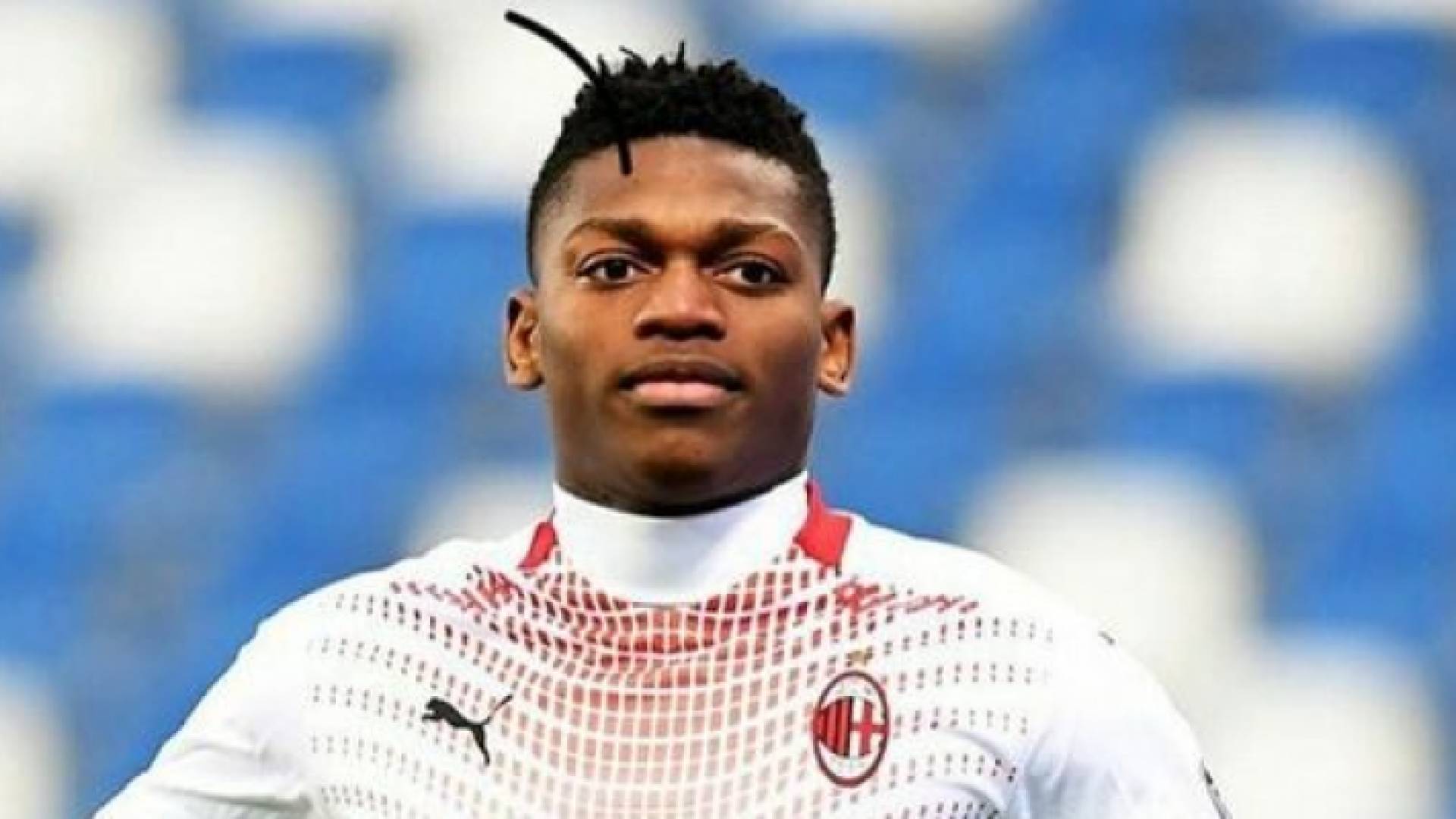 ميلان يهزم ساسولو ويحافظ على صدارته للكالتشيو الإيطالي