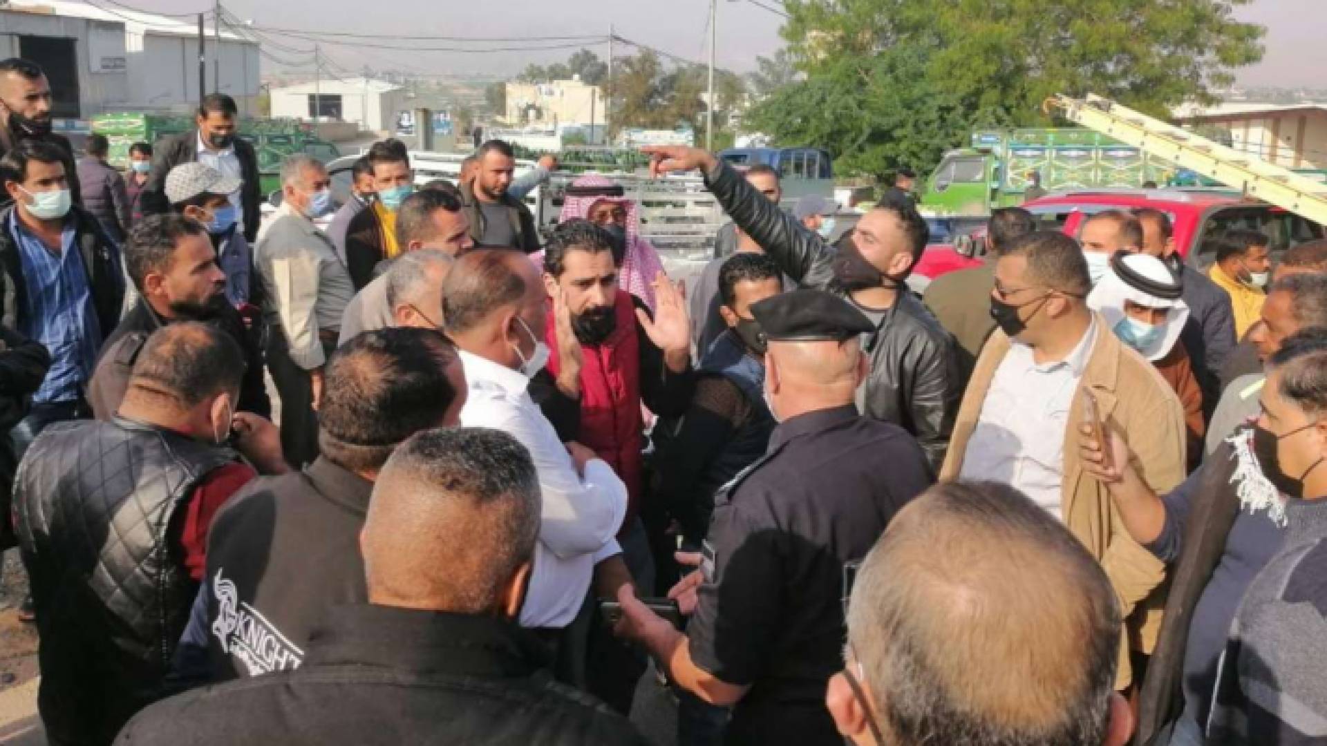 من الاعتصام