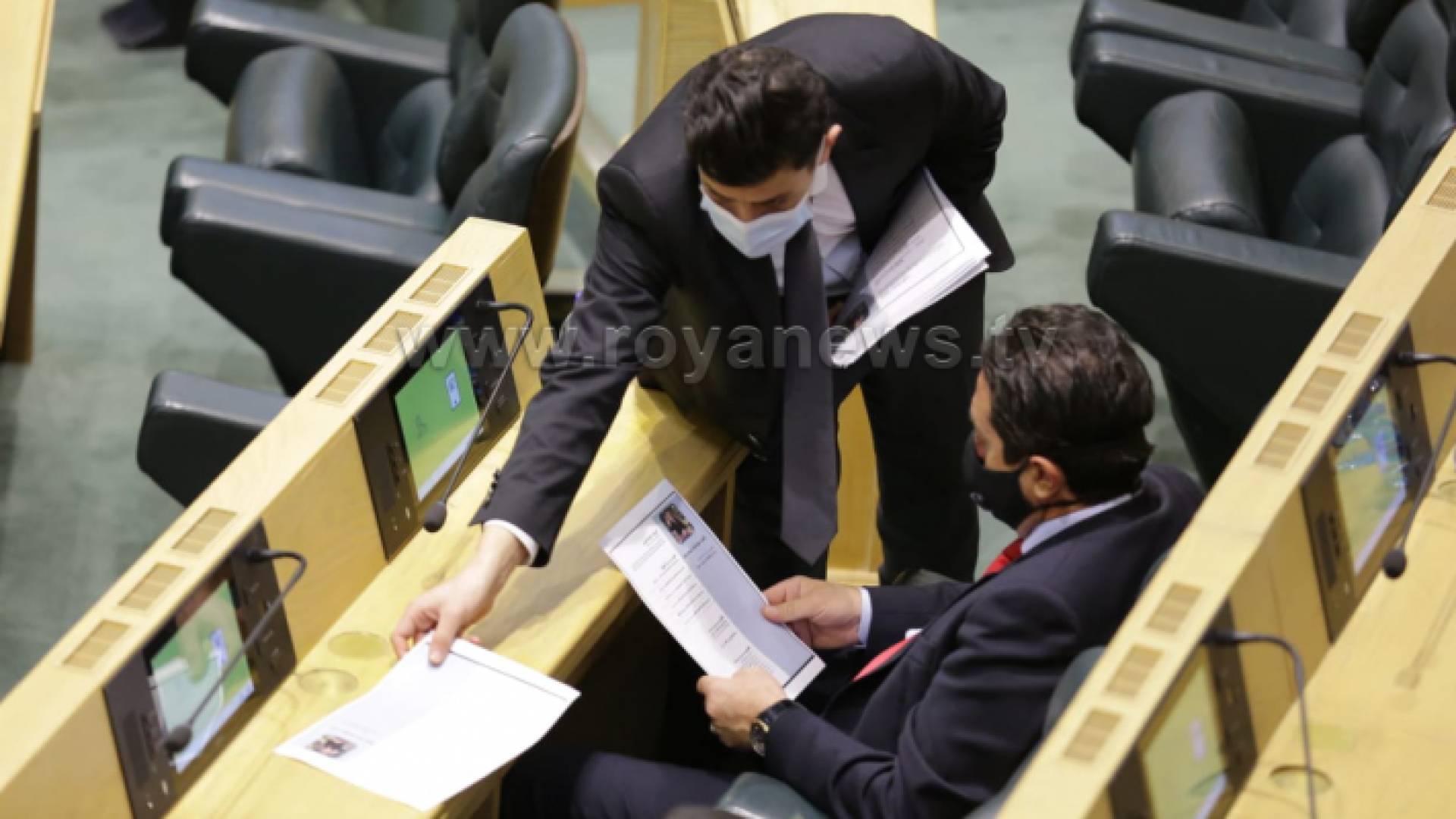 من جلسة الأربعاء