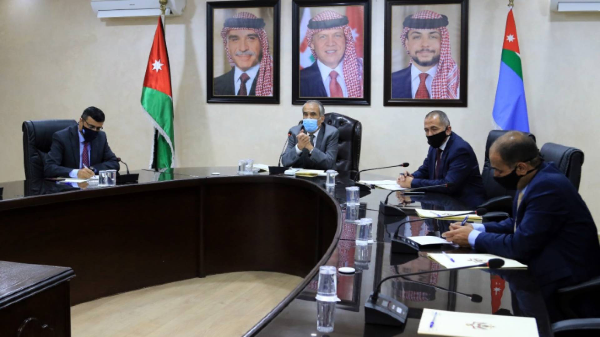 وزير الداخلية يجتمع بمحافظي الميدان