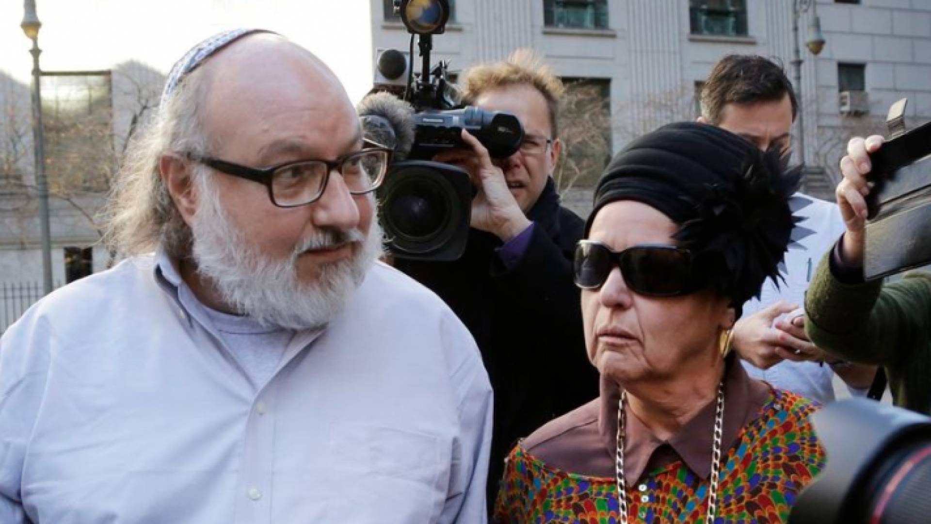 الجاسوس السابق بولارد وزوجته