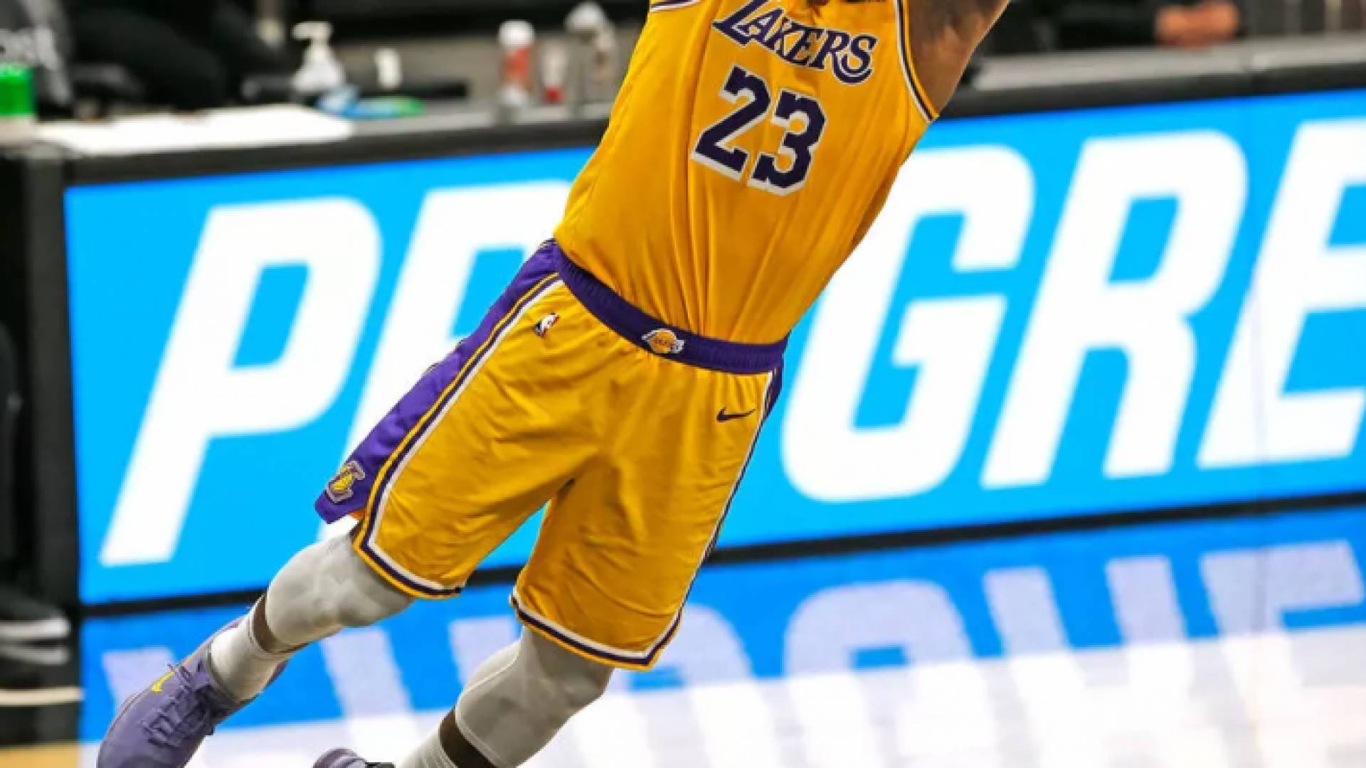 الدوري الامريكي للمحترفين: "الملك" جيمس يحقق انجازا جديدا يوم عيد ميلاده الـ36