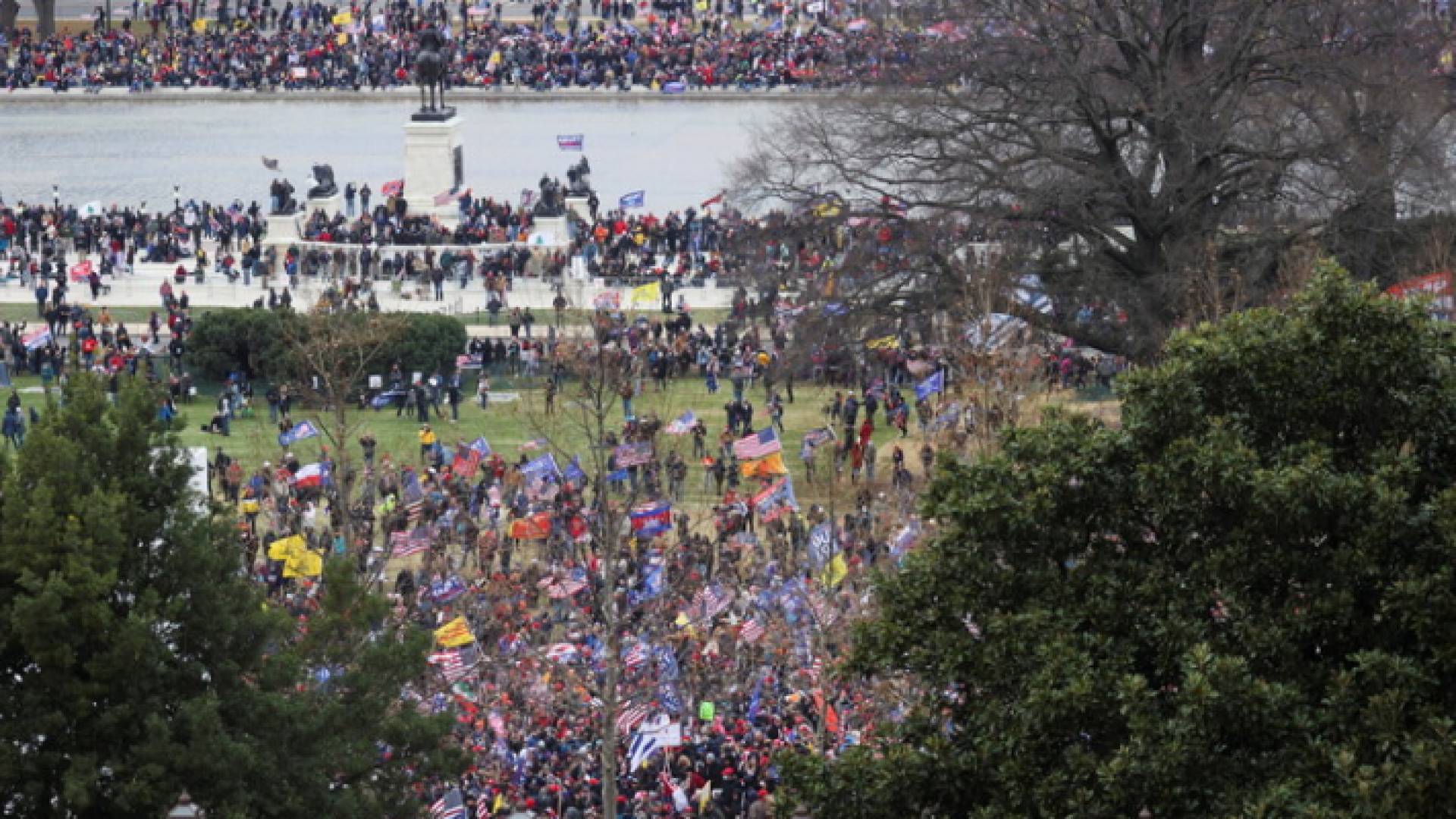 سي إن إن: الشرطة الأمريكية تتلقى بلاغات بوجود عبوات ناسفة في واشنطن