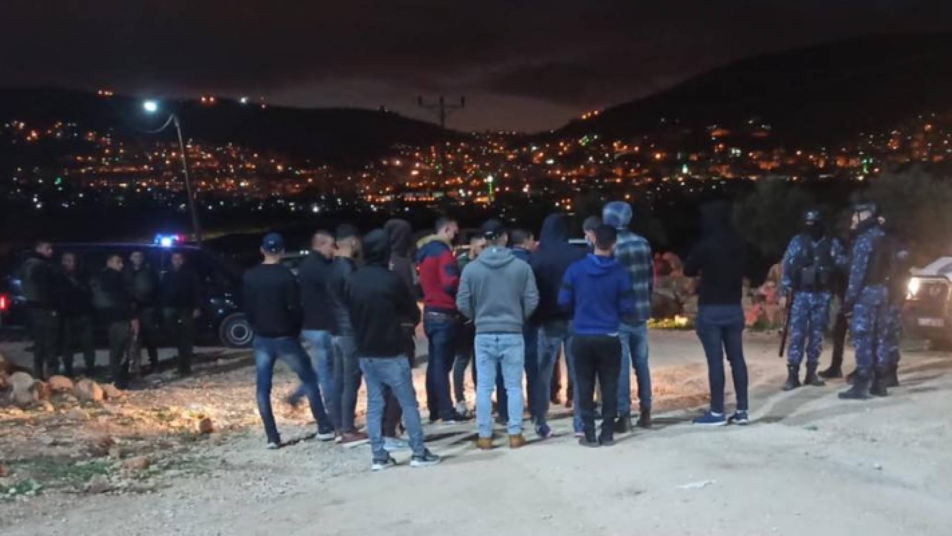 وصول قوة أمنية كبيرة لاحتواء المشاجرة