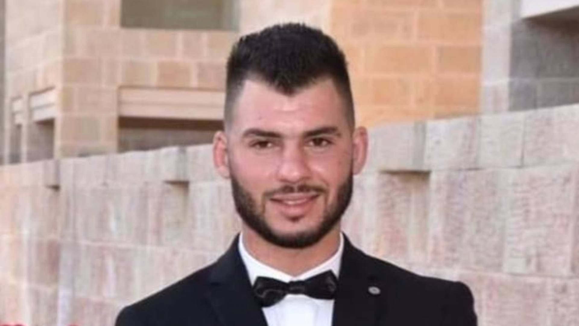 الشاب إيهاب رياض الرجبي