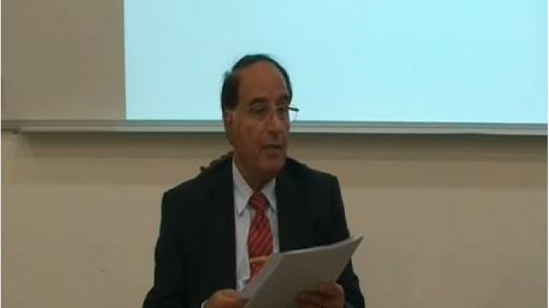 المؤرخ والأكاديمي الدكتور يوسف غوانمة