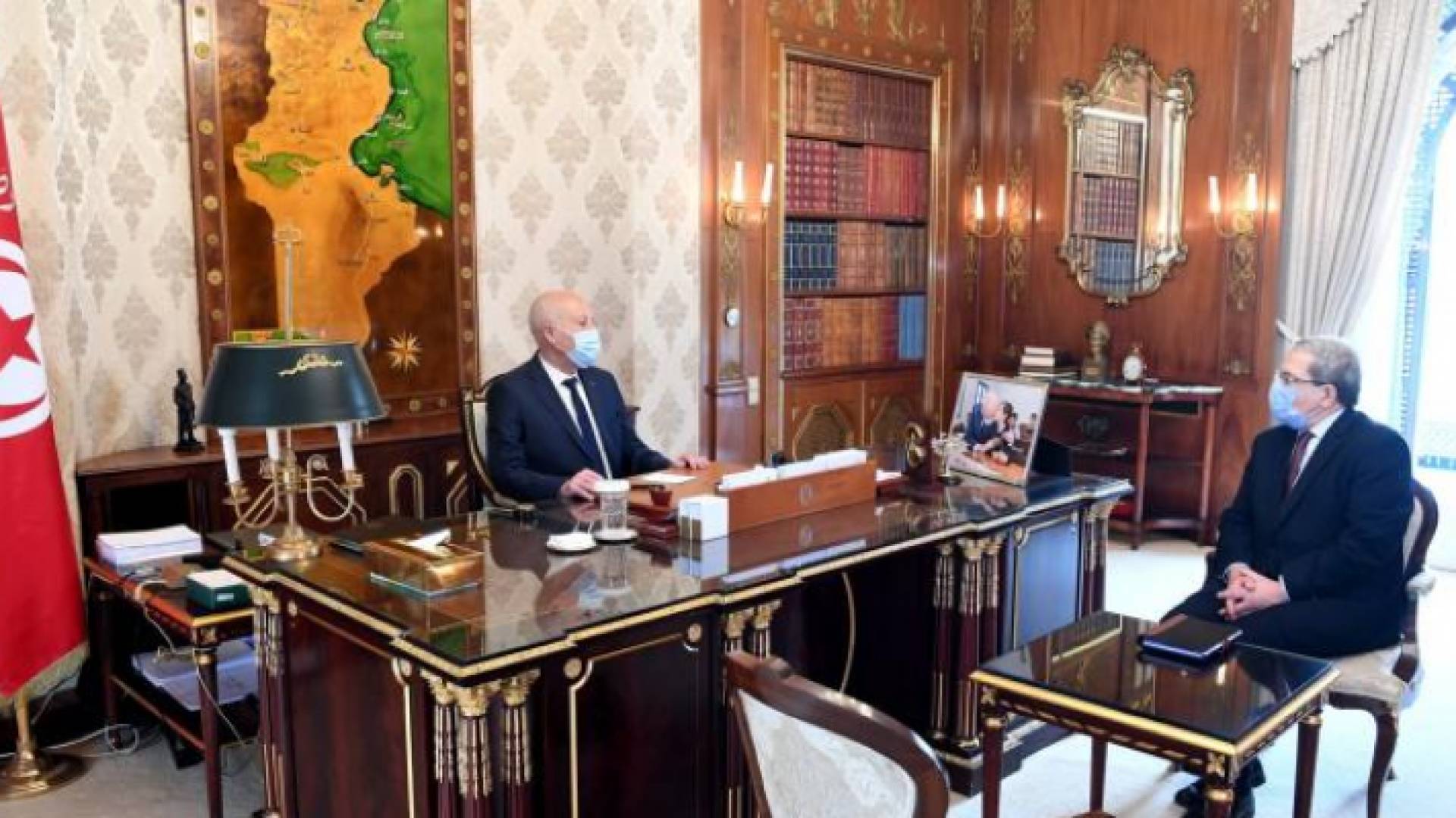 جرندي خلال لقائه الرئيس التونسي قيس سعيد