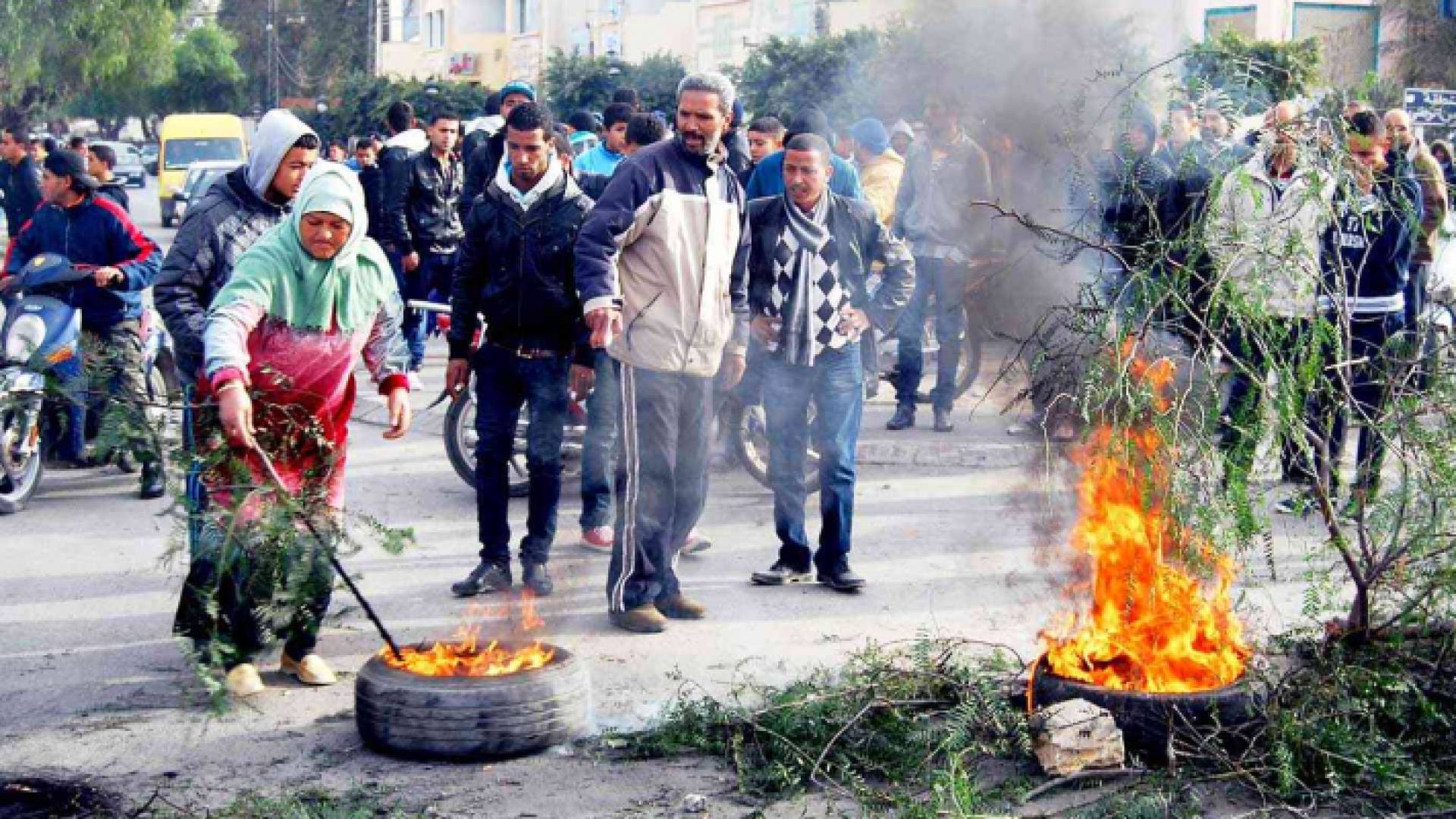 احتجاجات وأعمال شغب بعد ضرب راعي غنم في تونس