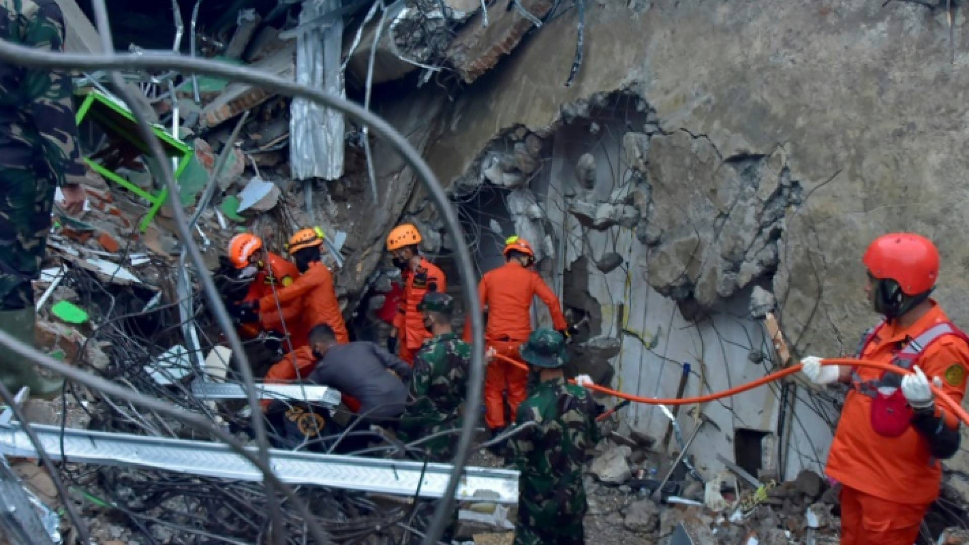 الزلزال خلف دمارا هائلا