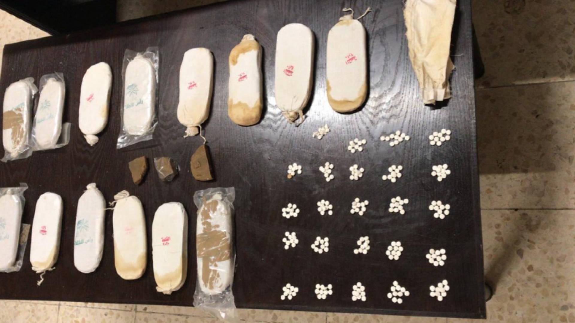 ضبط 14 كف حشيش بحوزة مروج في محافظة معان