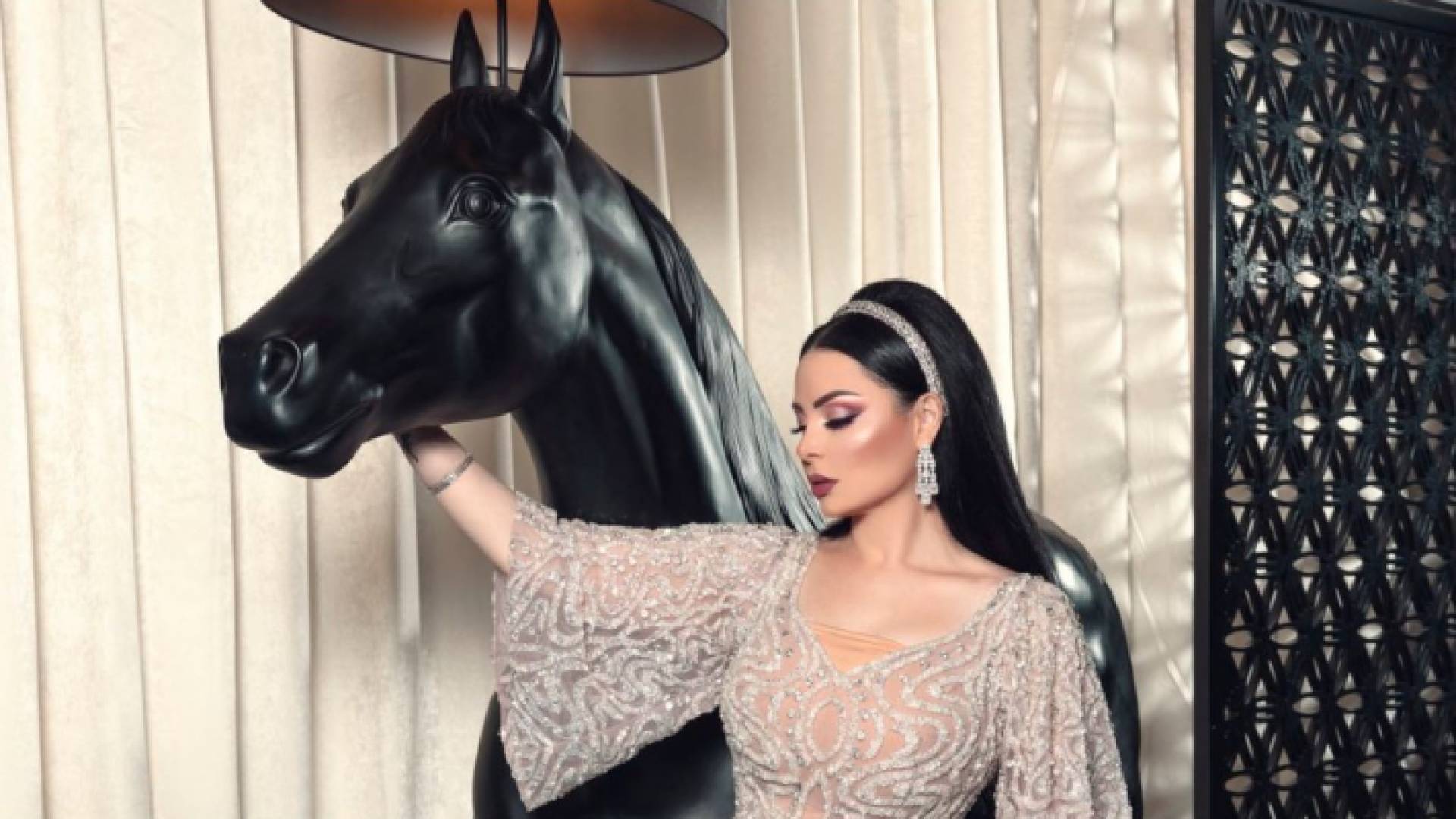 الفنانة ديانا كرزون .. الصورة أرشيفية