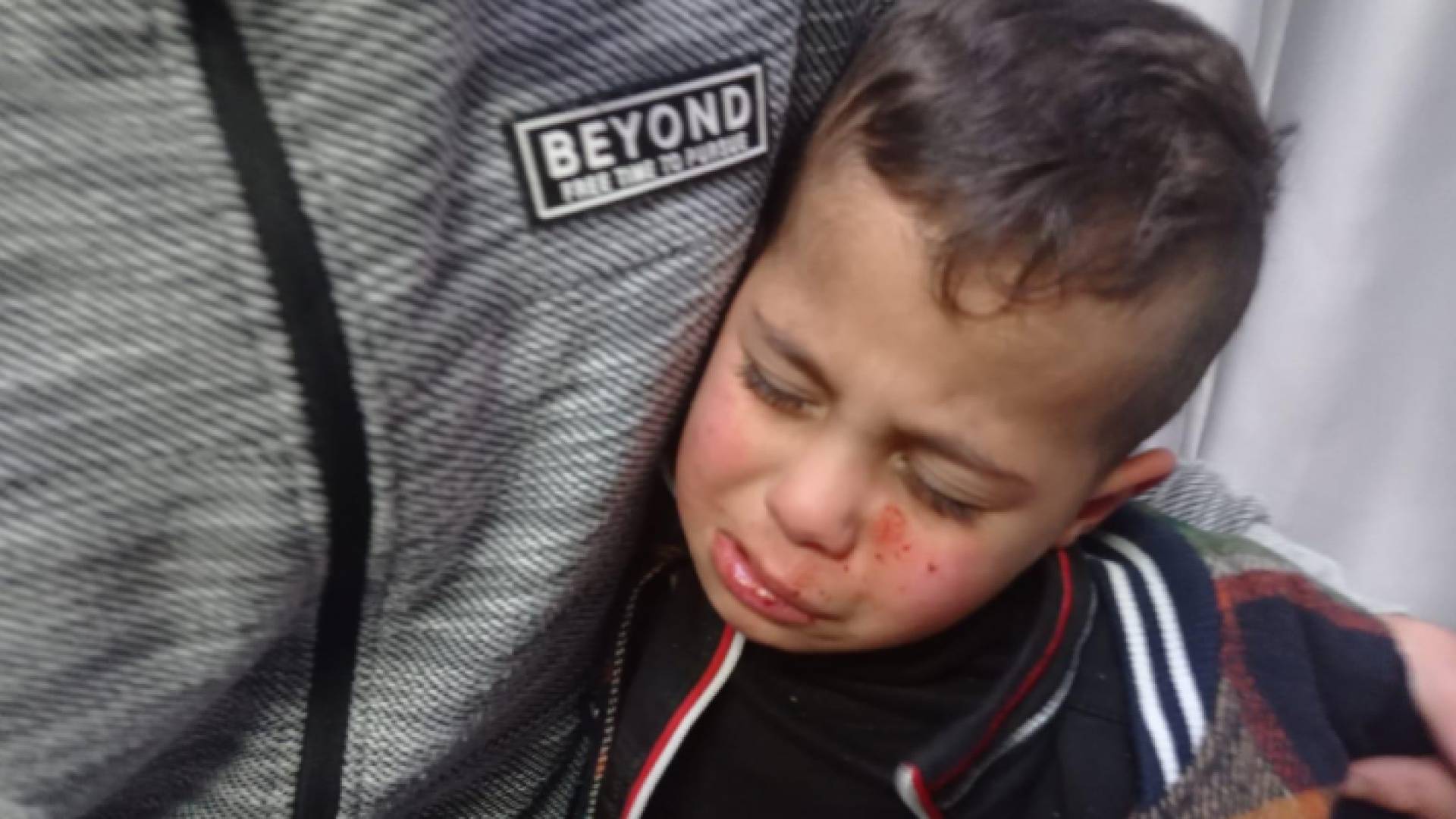 المستوطنون هاجموا المركبة بالحجارة