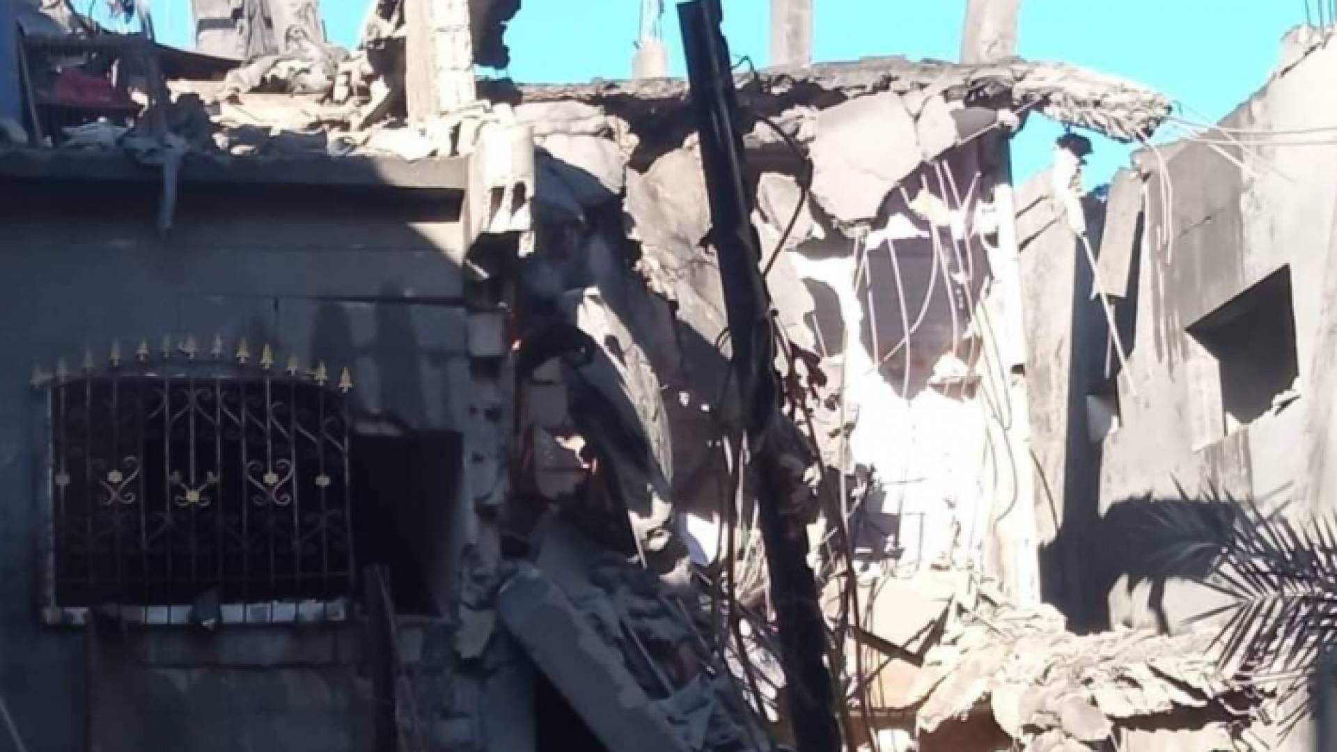 من الانفجار