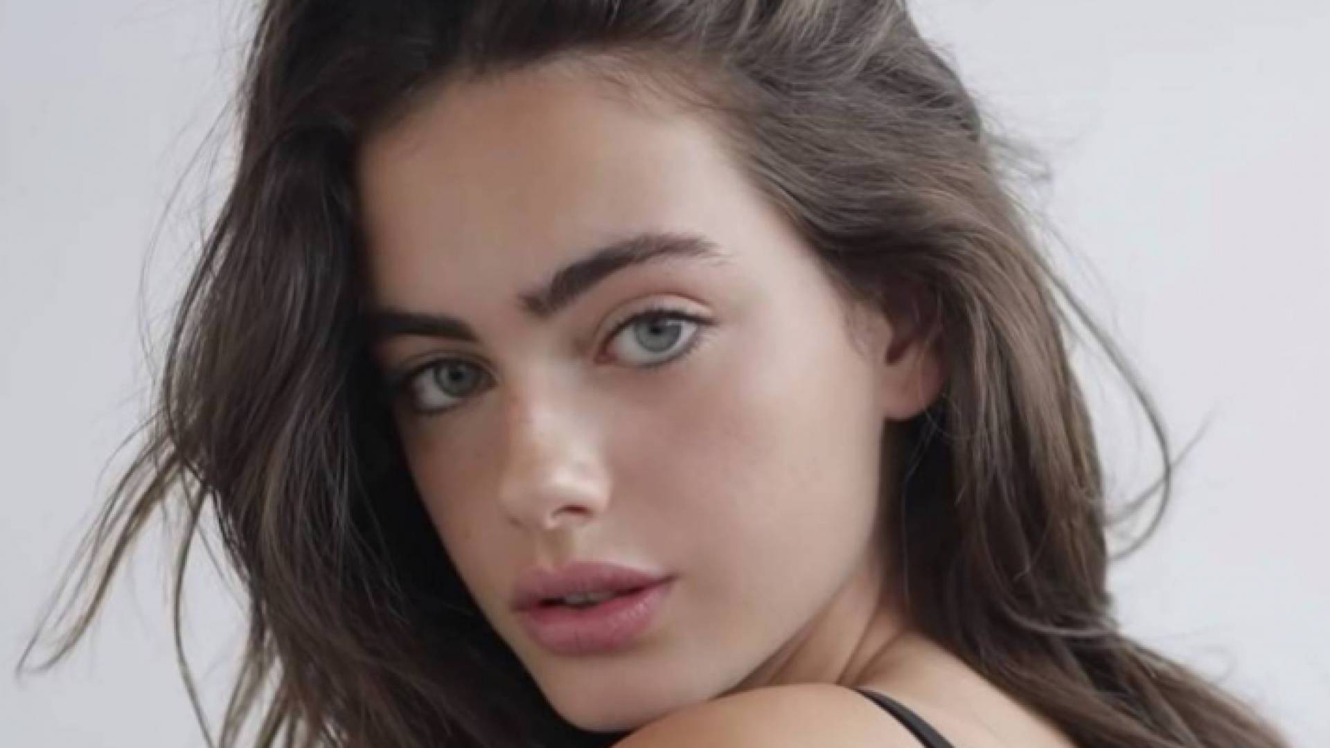 عارضة الأزياء يائيل شلبيا