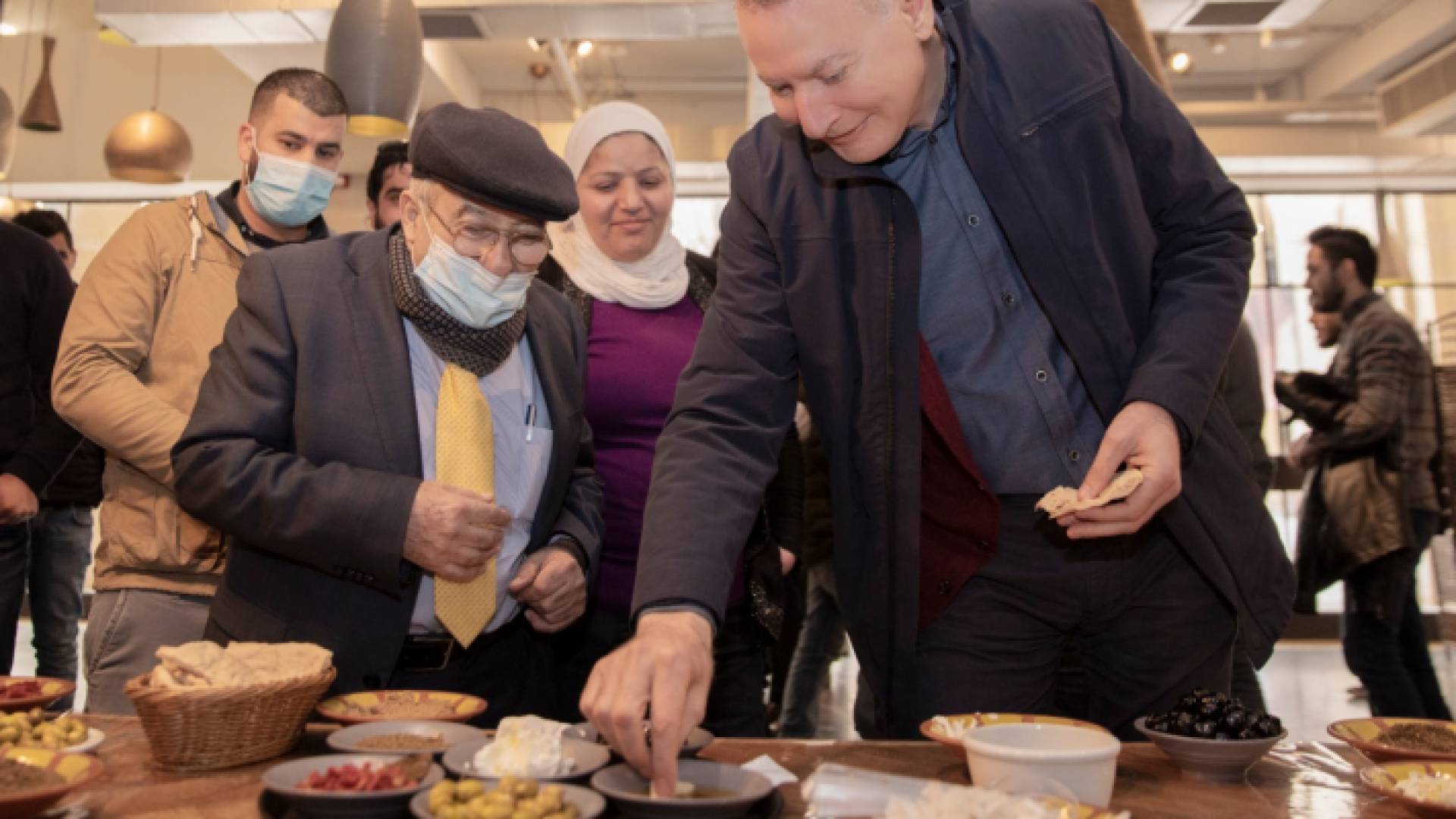 مجلس الزيتون الفلسطيني ينظم فعالية لتذوق منتجات الزيتون في مدينة روابي