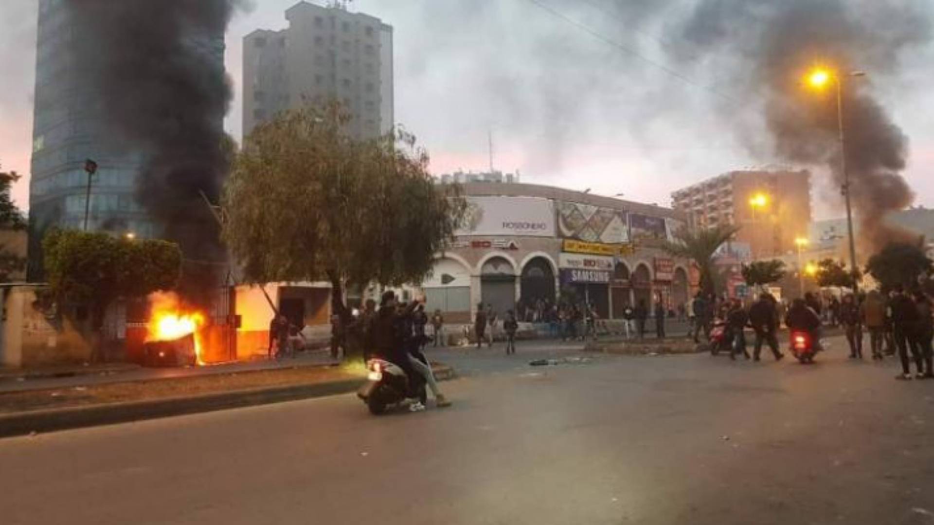 جانب من الاحتجاجات في طرابلس اللبنانية