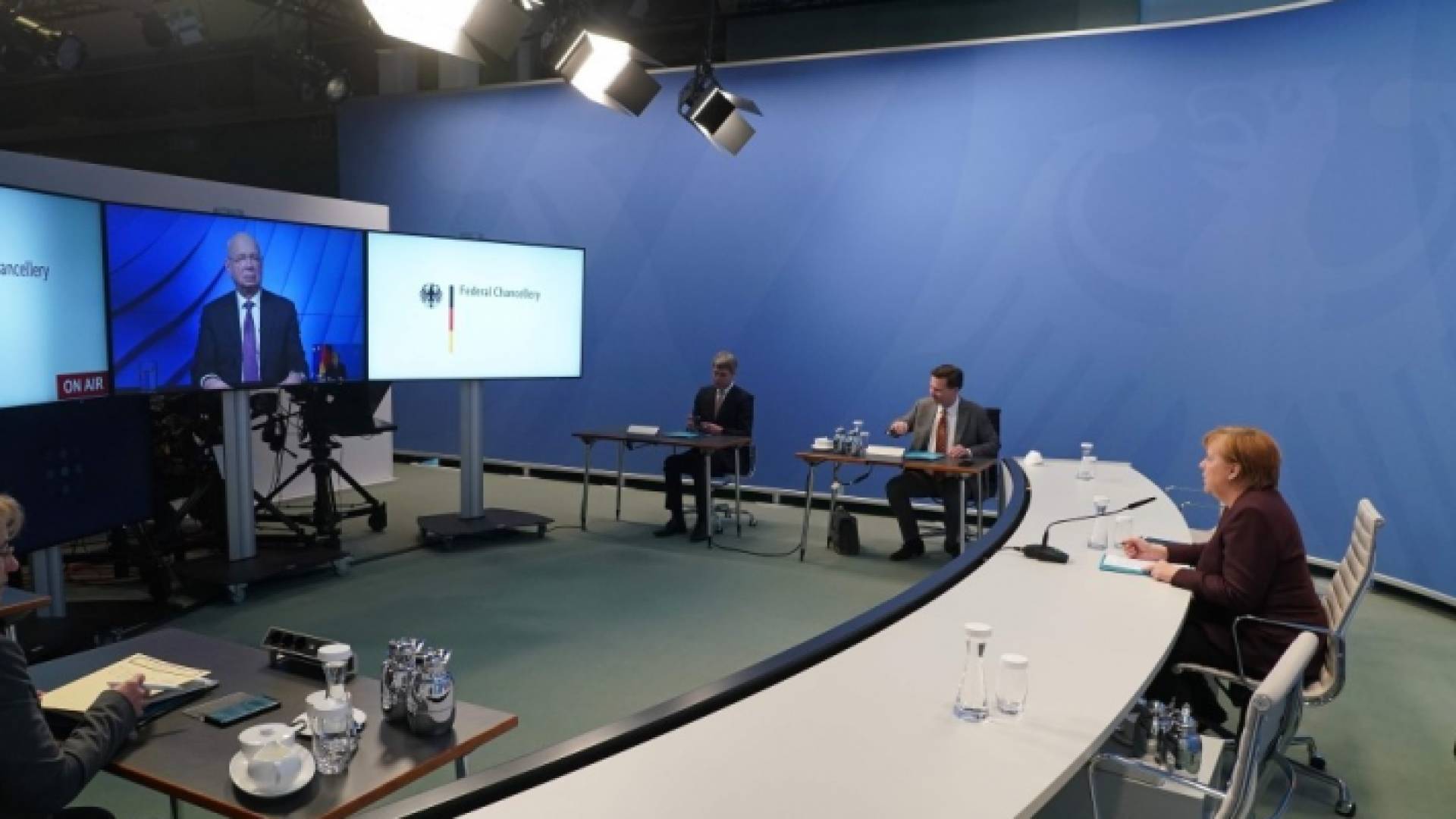 خلال المنتدى