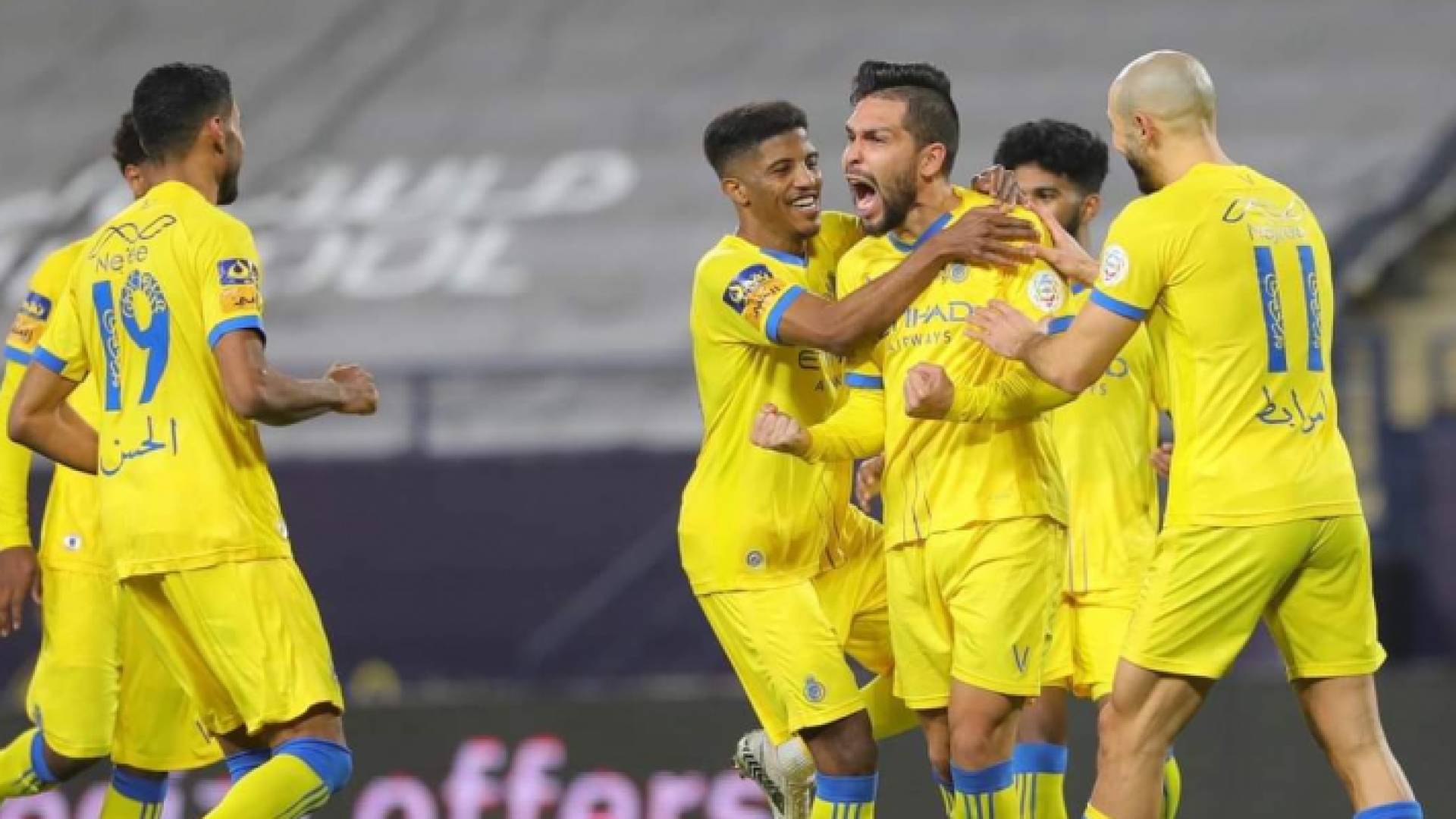 النصر يقسو على الهلال ويتوج بلقب كأس السوبر السعودي