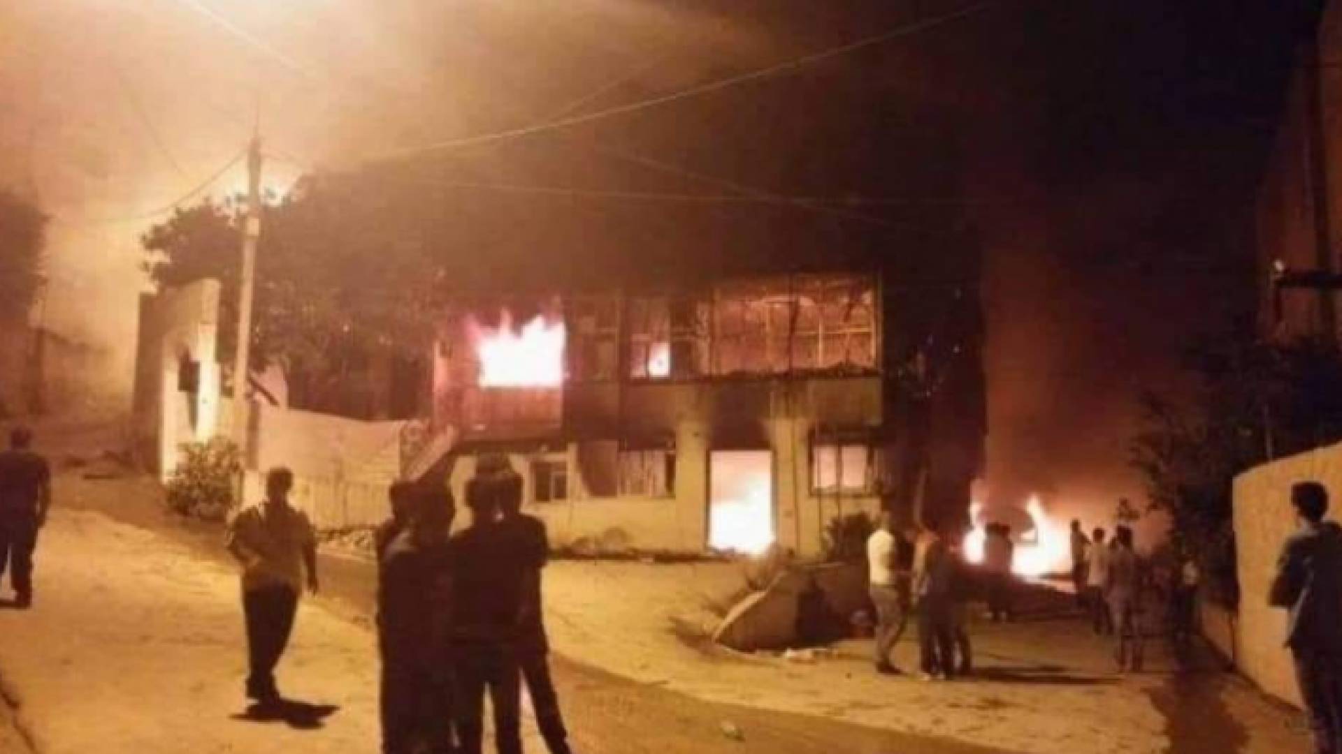 جانب من أعمال العنف في بلدة الظاهرية