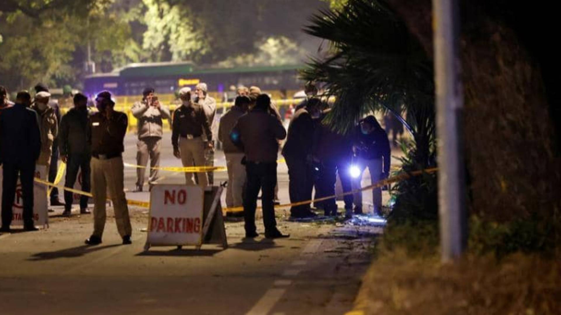 من موقع الانفجار