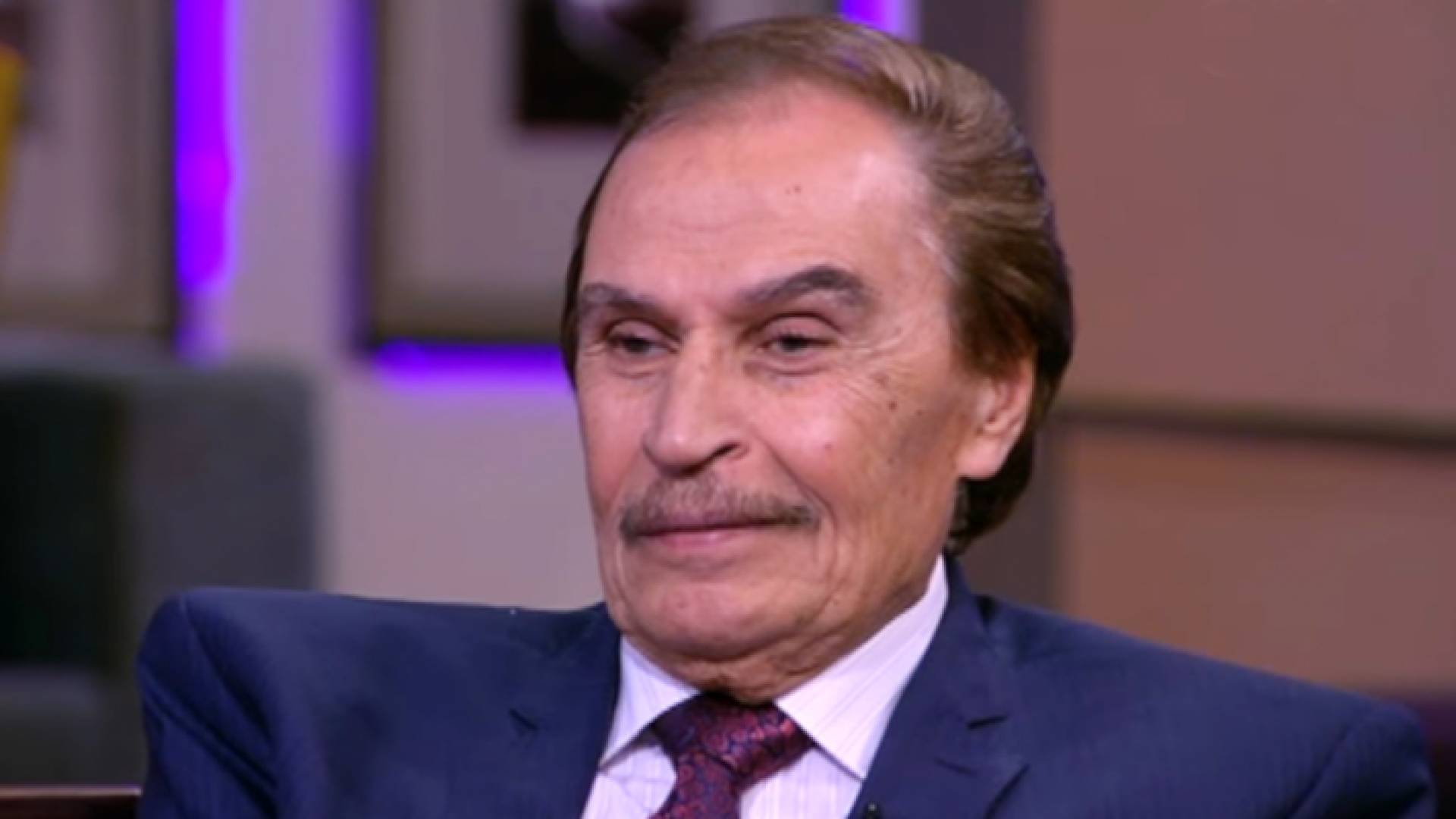 الراحل عزت العلايلي