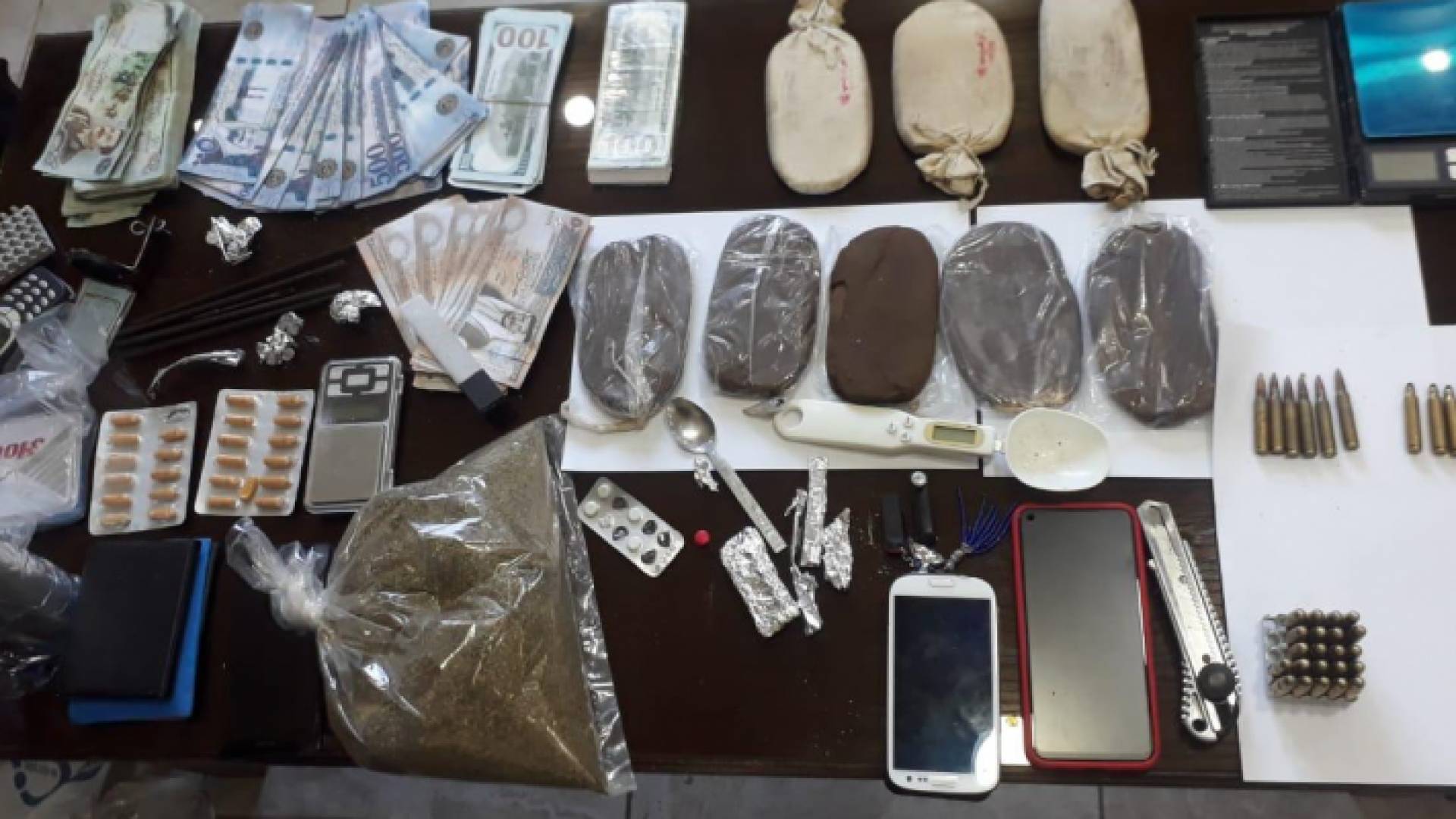 القبض على تاجر مخدرات مصنف بالخطير في الرمثا