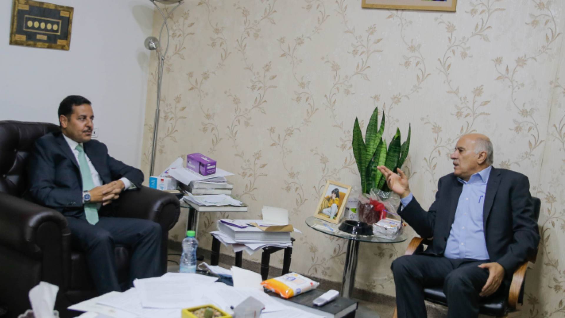 لقاء الرجوب والسفير الأردني