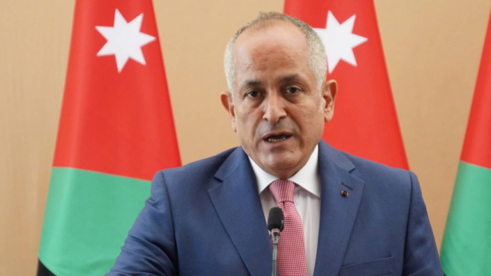 وزير الدولة لشؤون الإعلام الناطق الرسمي باسم الحكومة علي العايد