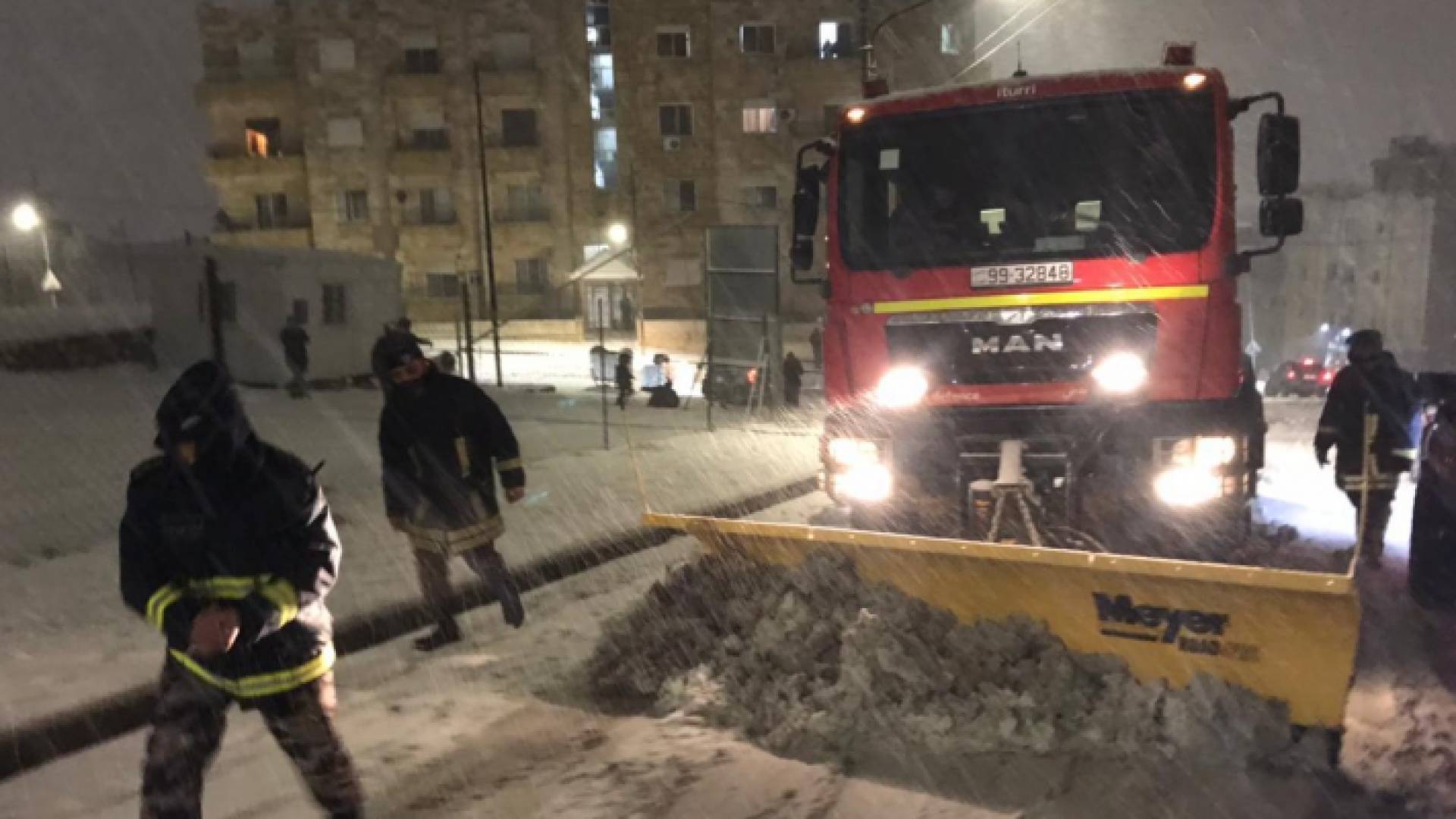 الأمن يحذر المواطنين من الخروج من المنازل تحت أي ظرف كان