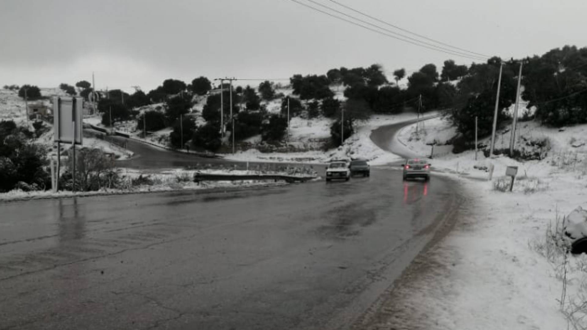 الأشغال: سماكة تراكمات الثلوج 5 – 10سم.. وجميع الطرق سالكة