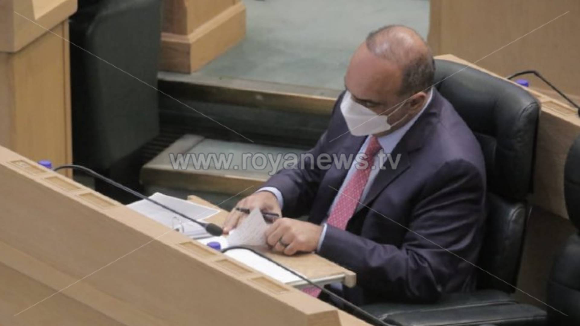 رئيس الوزراء: موازنة 2021 الأصعب بتاريخ الأردن