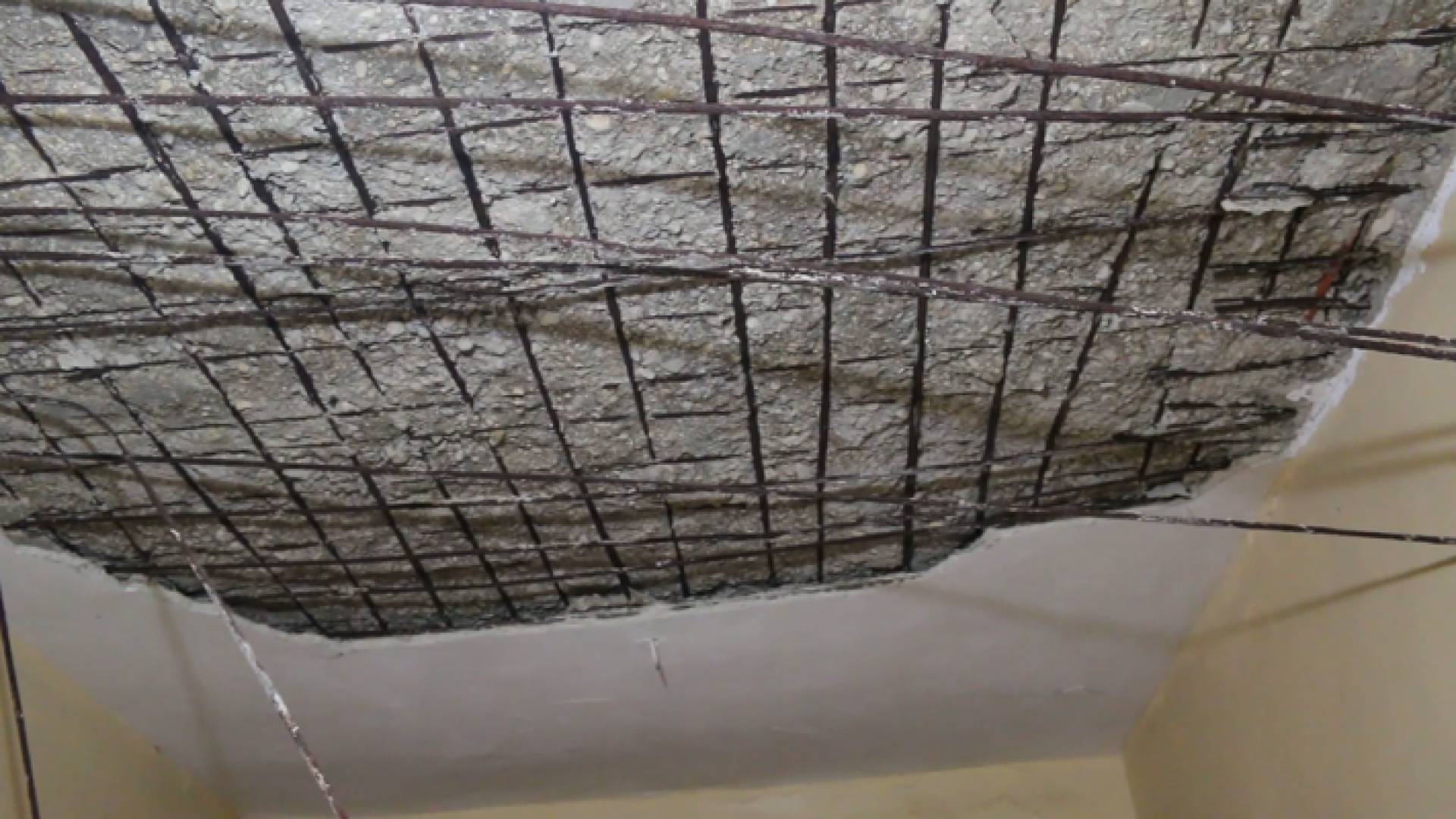 من الانهيار