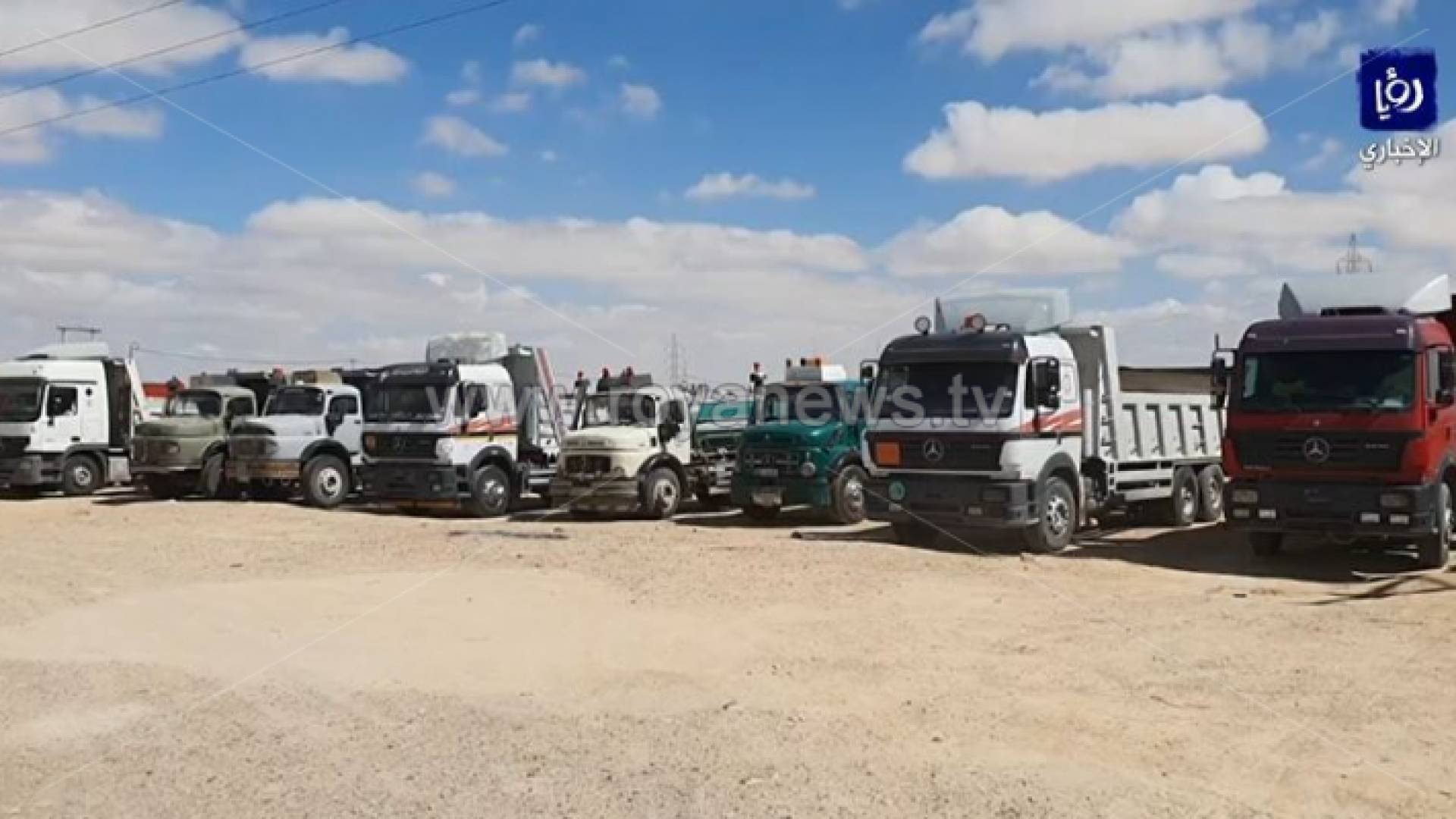 أصحاب وسائقي الشاحنات الأهلية في لواء الحسا يعتصمون