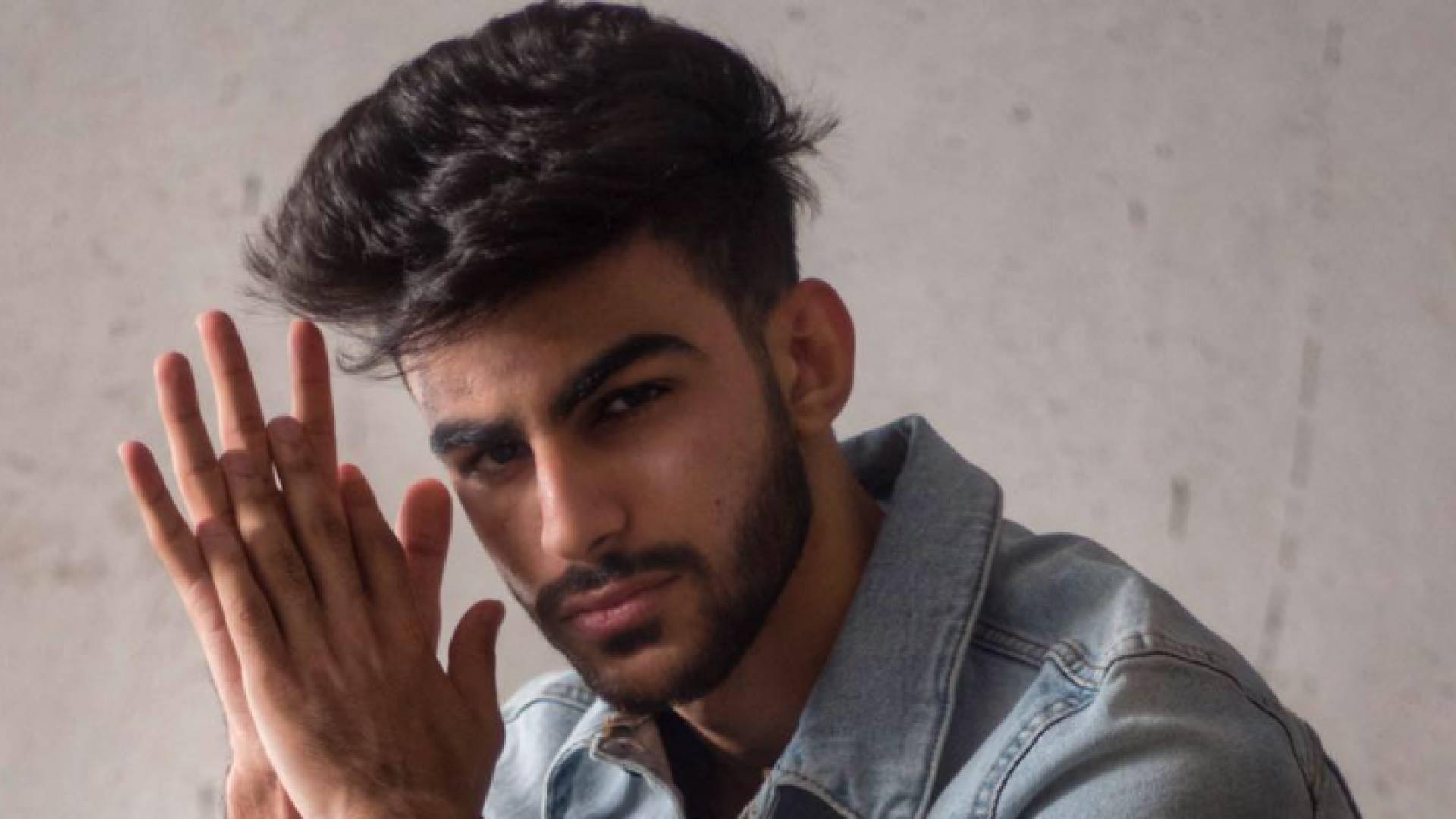 الناشط على مواقع التواصل الاجتماعي عبود العمري