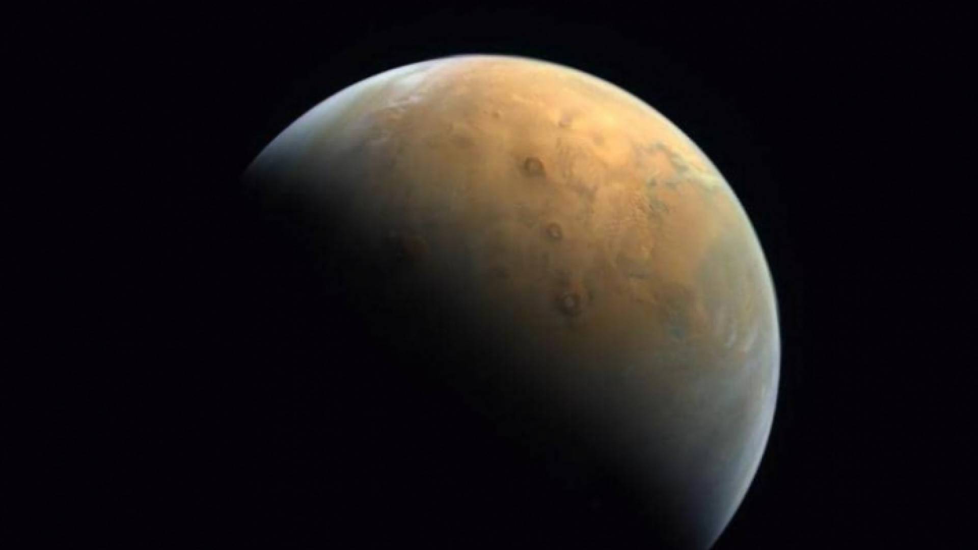 أول صورة للمريخ من "مسبار الأمل"