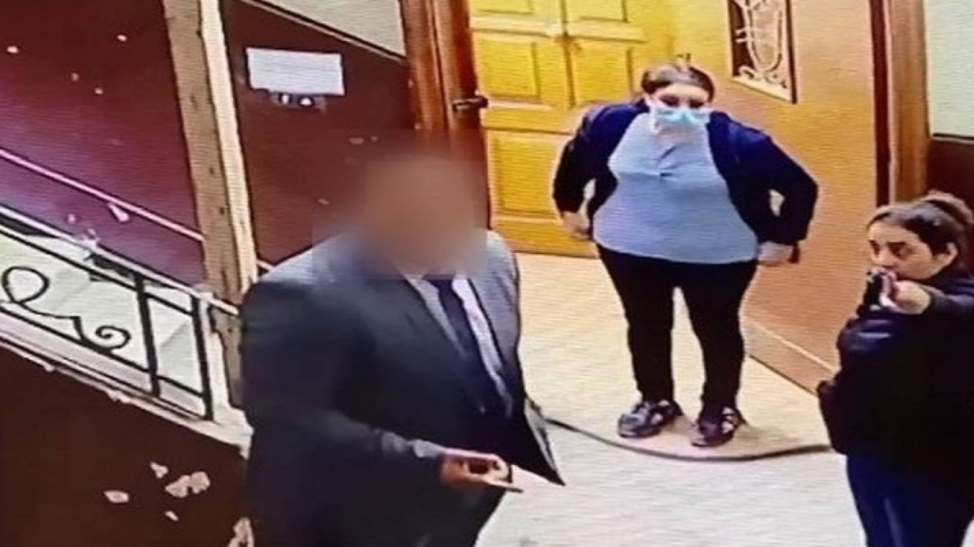 الصورة من كاميرات المراقبة