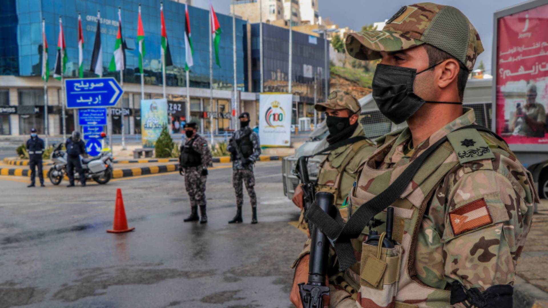 القوات المسلحة تنتشر على مداخل المحافظات