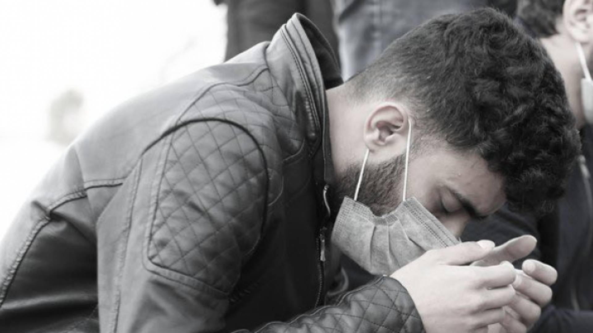 حزن ورثاء على الشاب "عبود العمري" بعد مواراة جثمانه الثرى